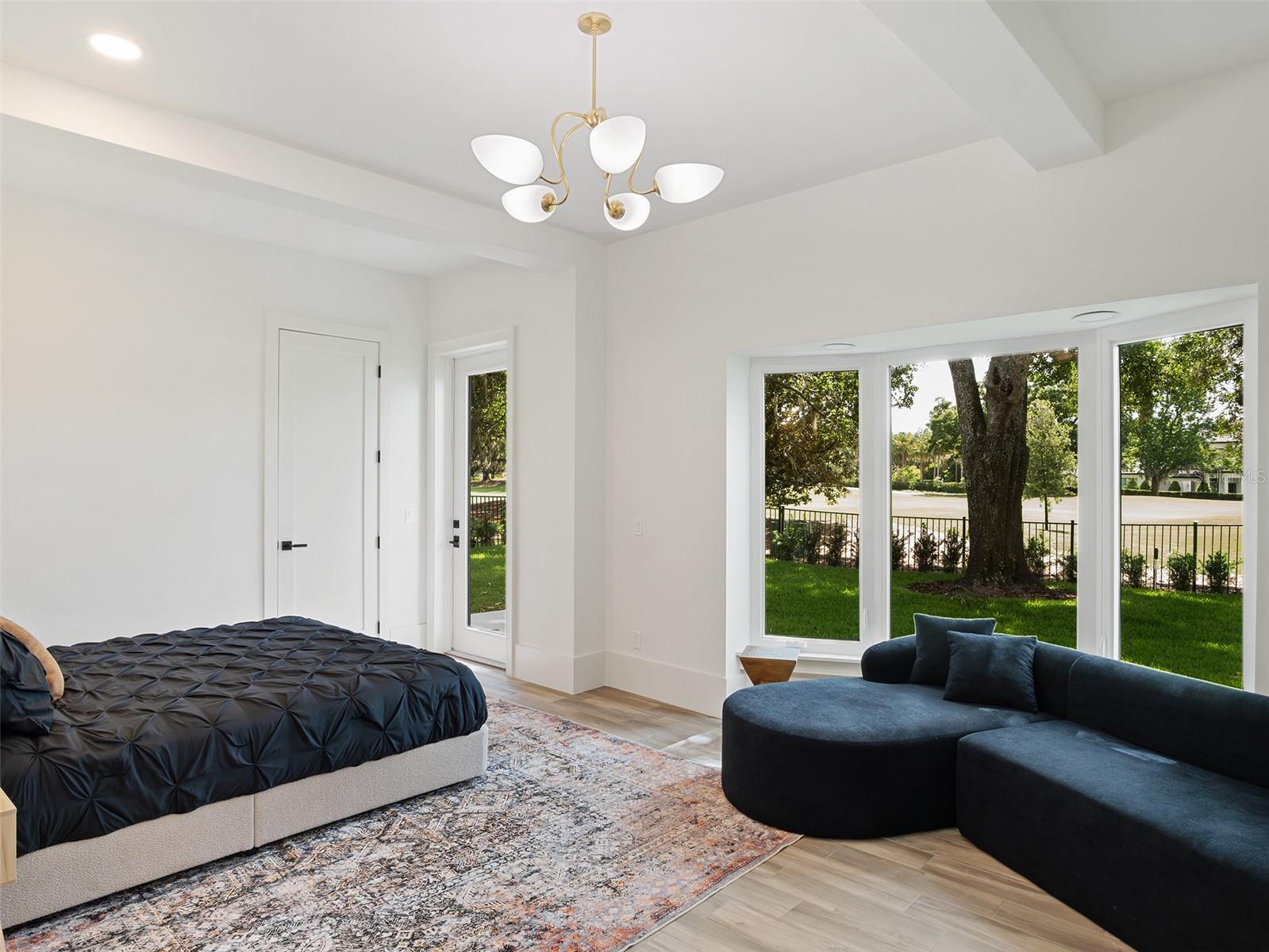 Image 19 of 51 For 5138 Fairway Oaks Dr