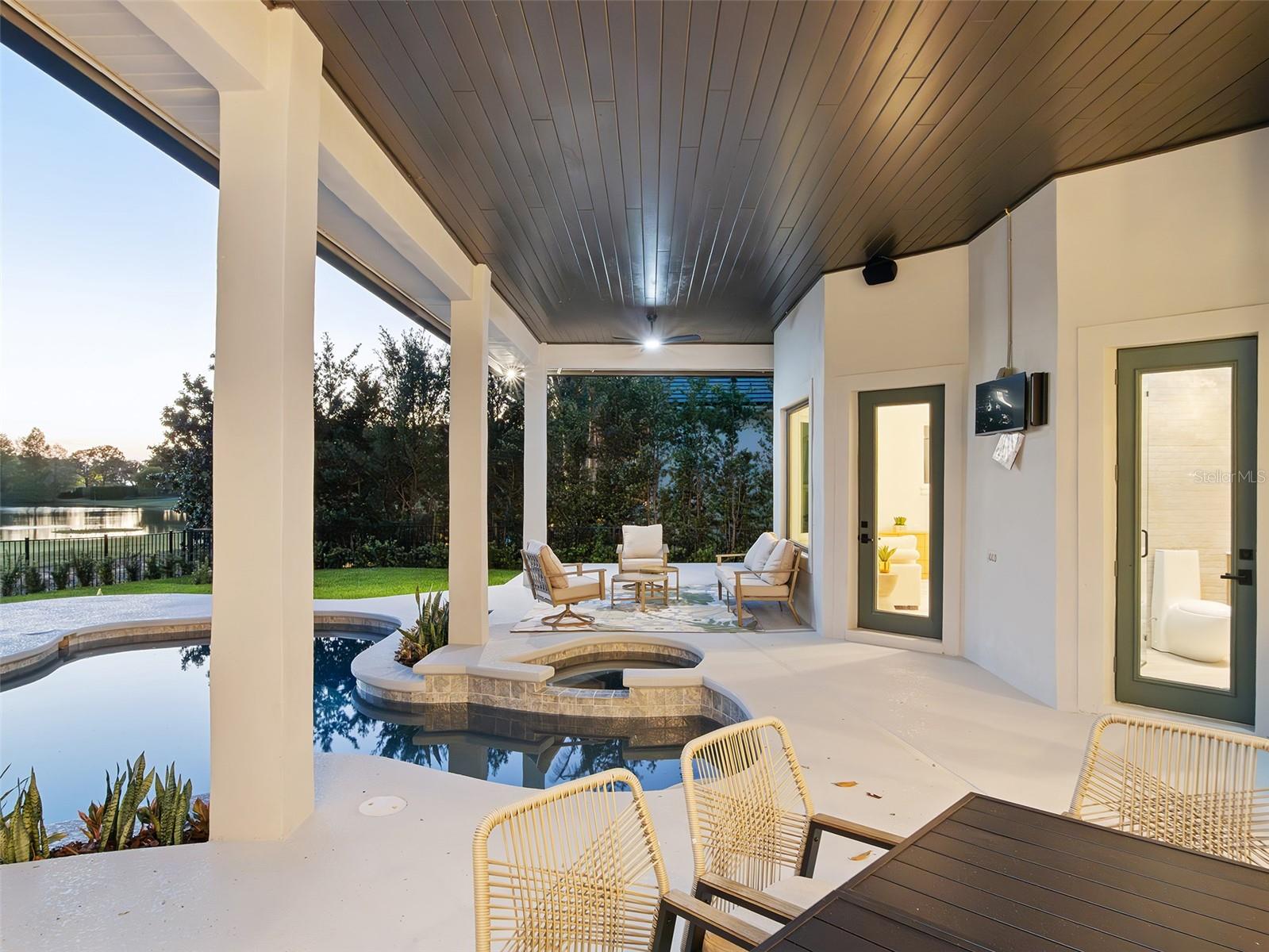 Image 40 of 51 For 5138 Fairway Oaks Dr