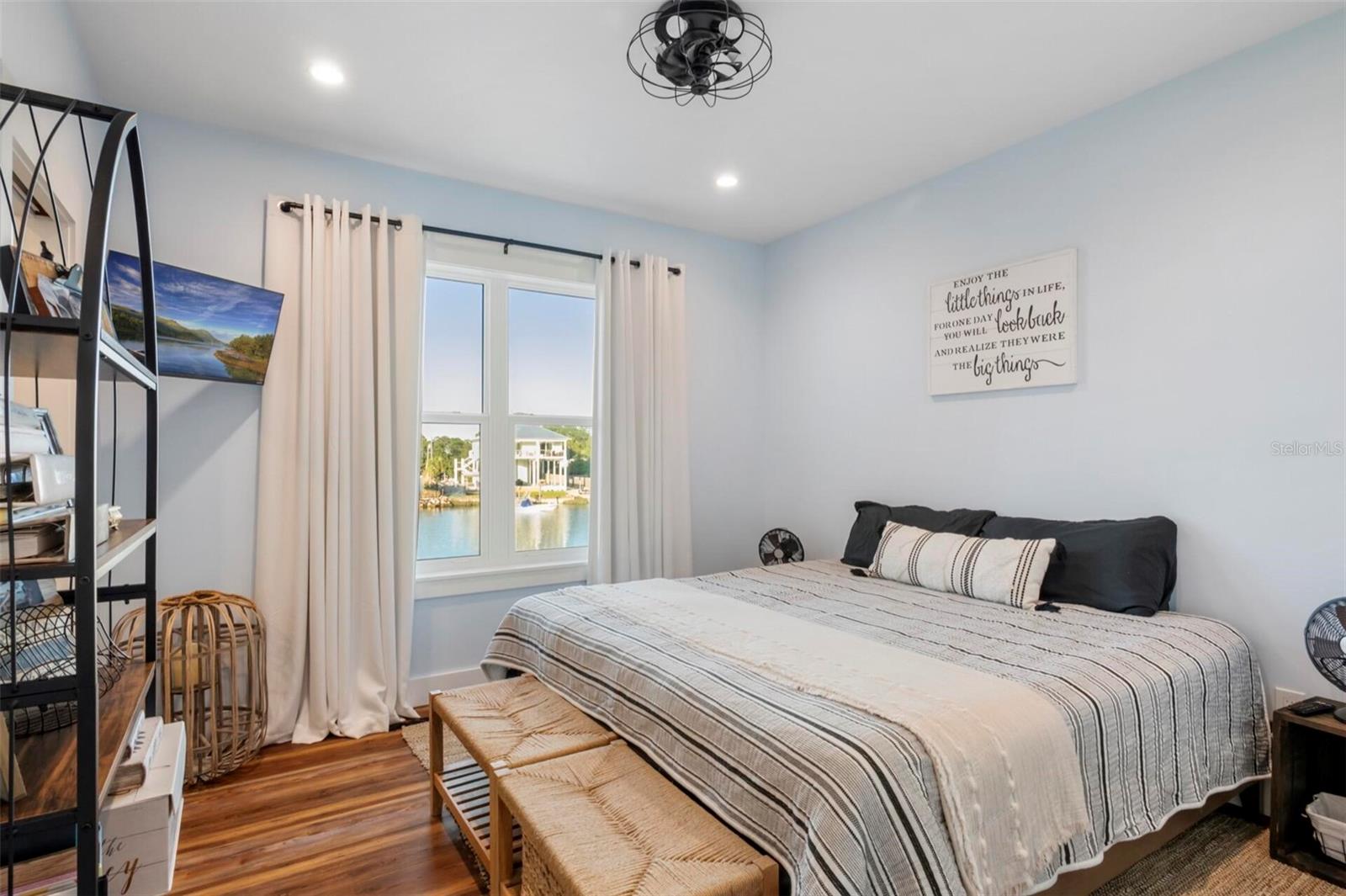 Image 12 of 36 For 331 Land Street