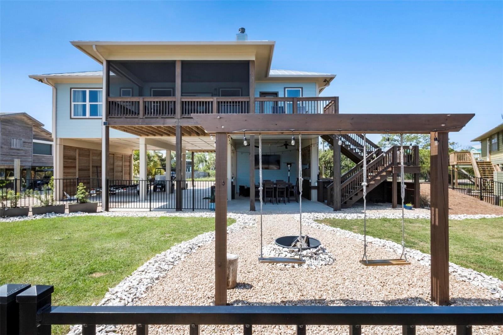 Image 21 of 36 For 331 Land Street