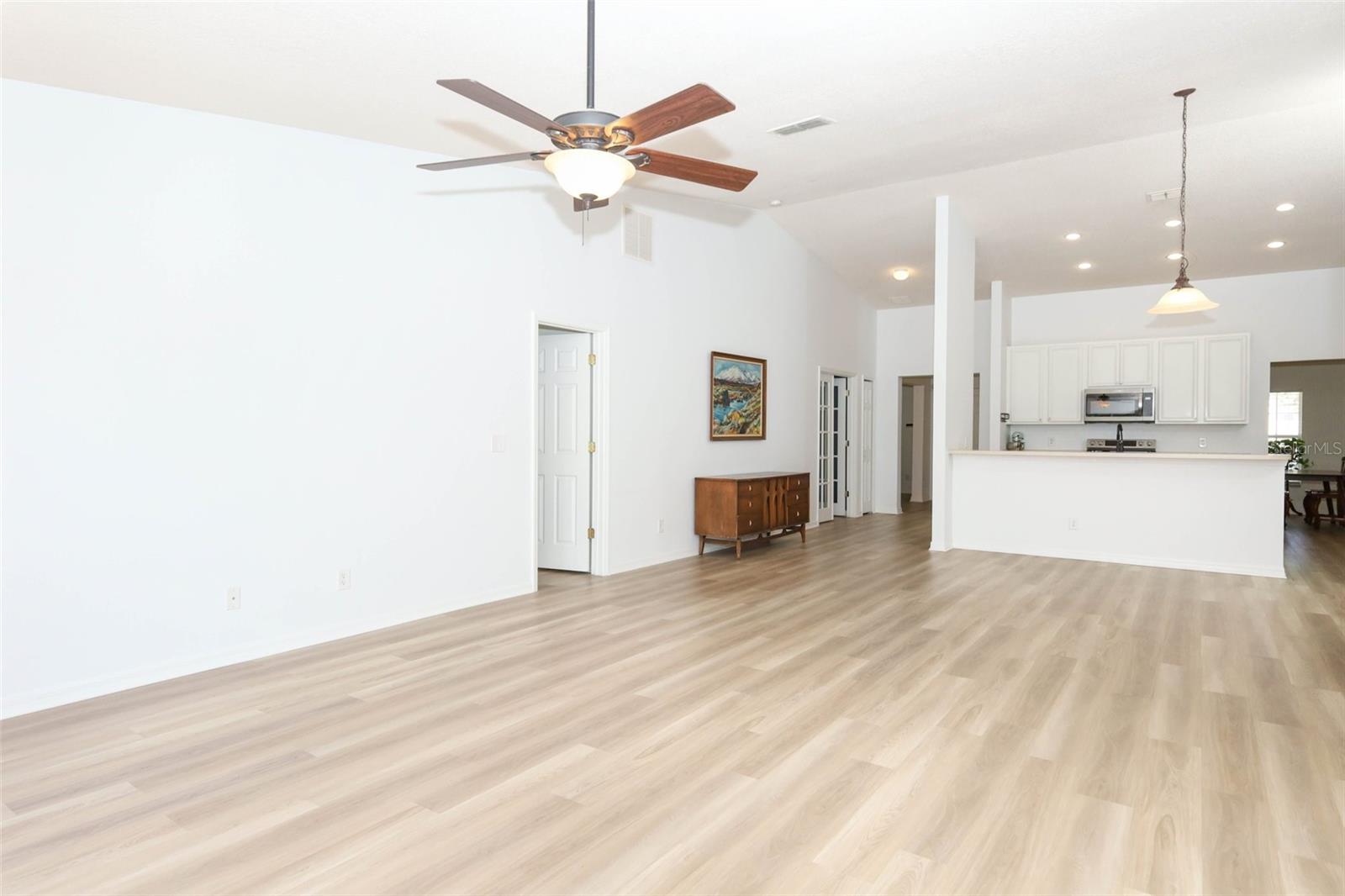 Image 22 of 58 For 1032 Burland Circle