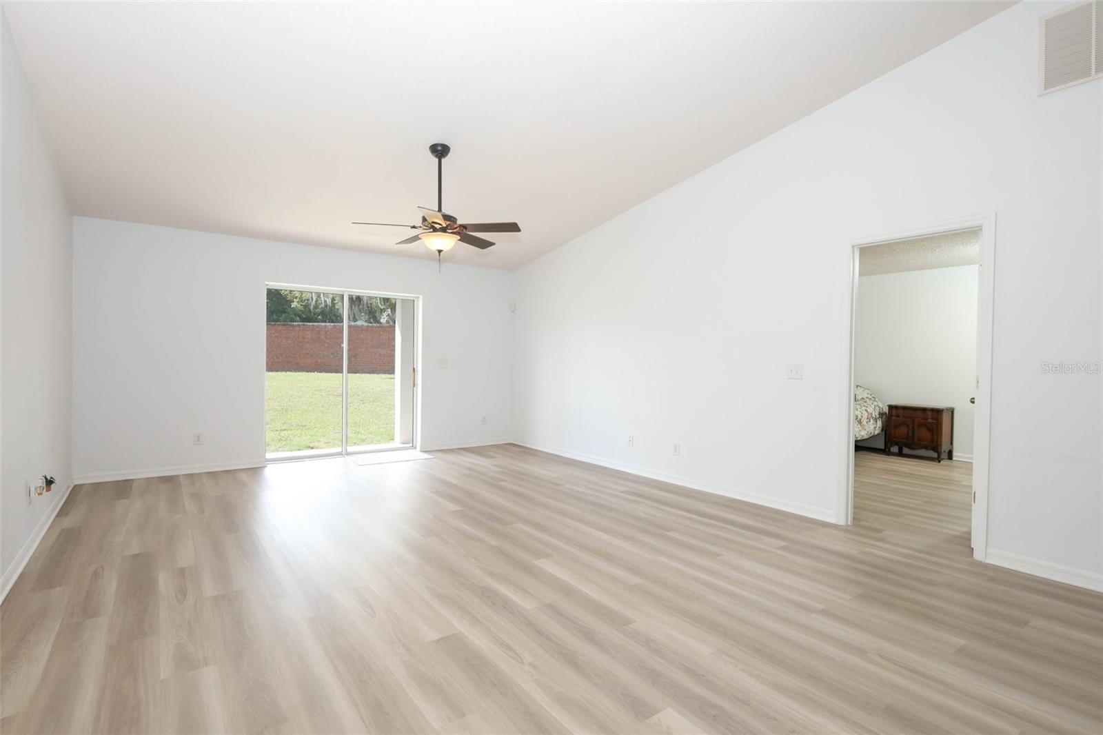 Image 25 of 58 For 1032 Burland Circle