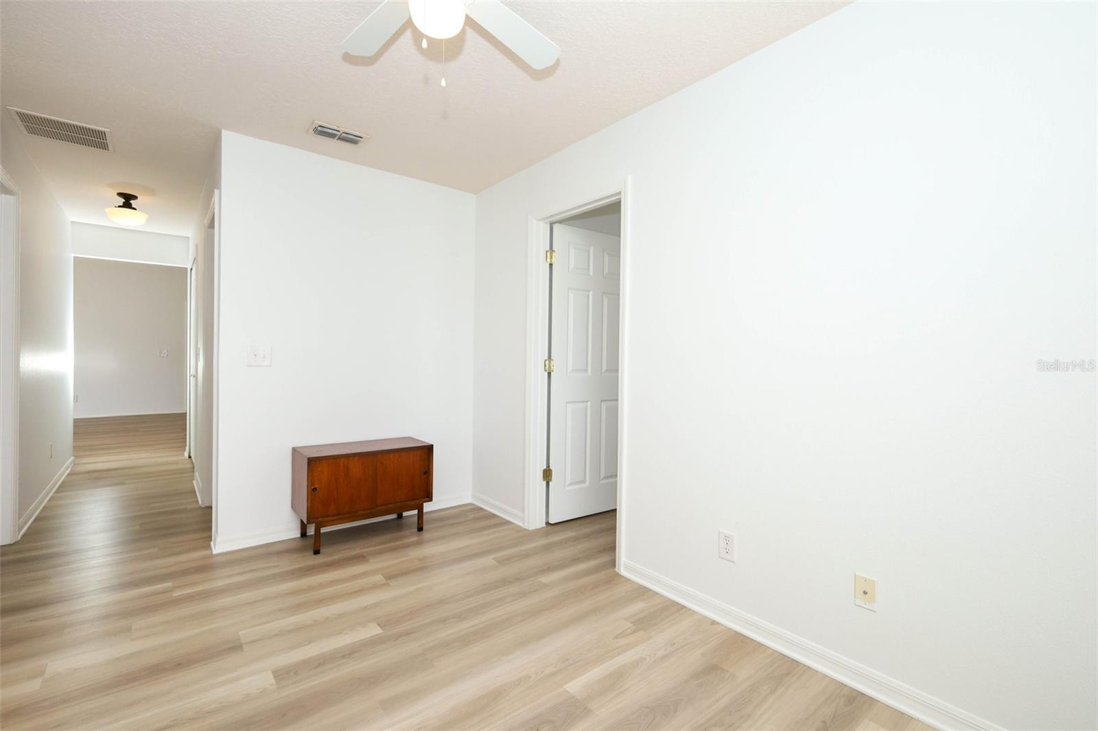 Image 34 of 58 For 1032 Burland Circle