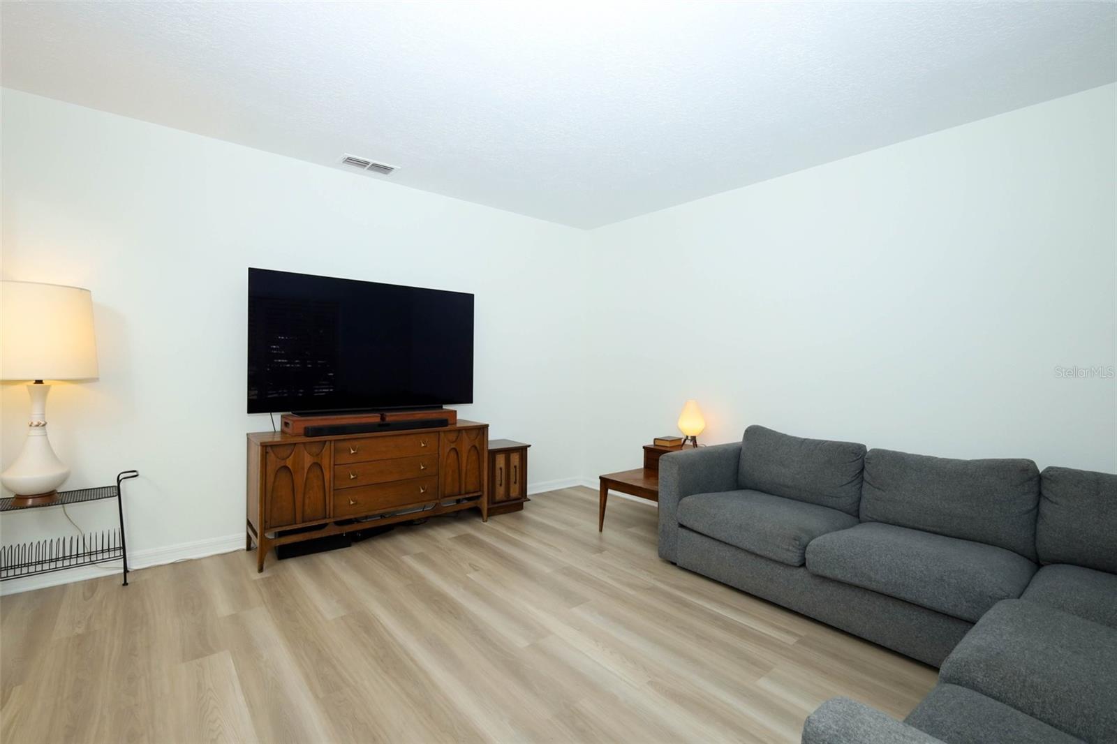 Image 6 of 58 For 1032 Burland Circle