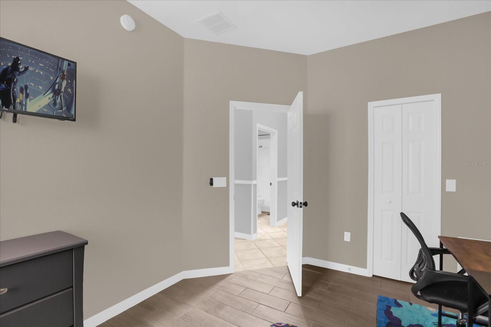 Image 22 of 38 For 235 Venetian Bay Circle