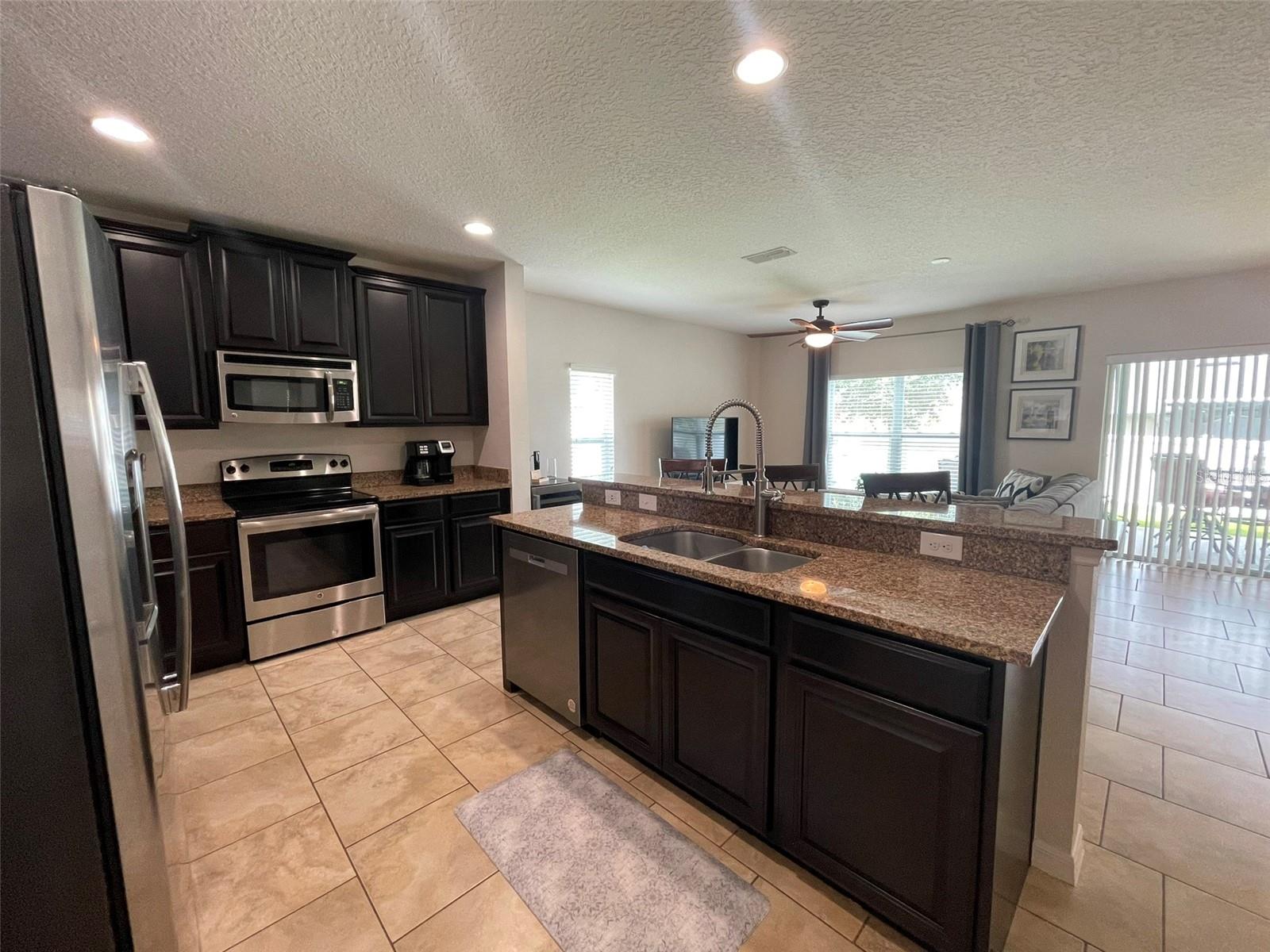 Image 18 of 34 For 9886 Lenox Street