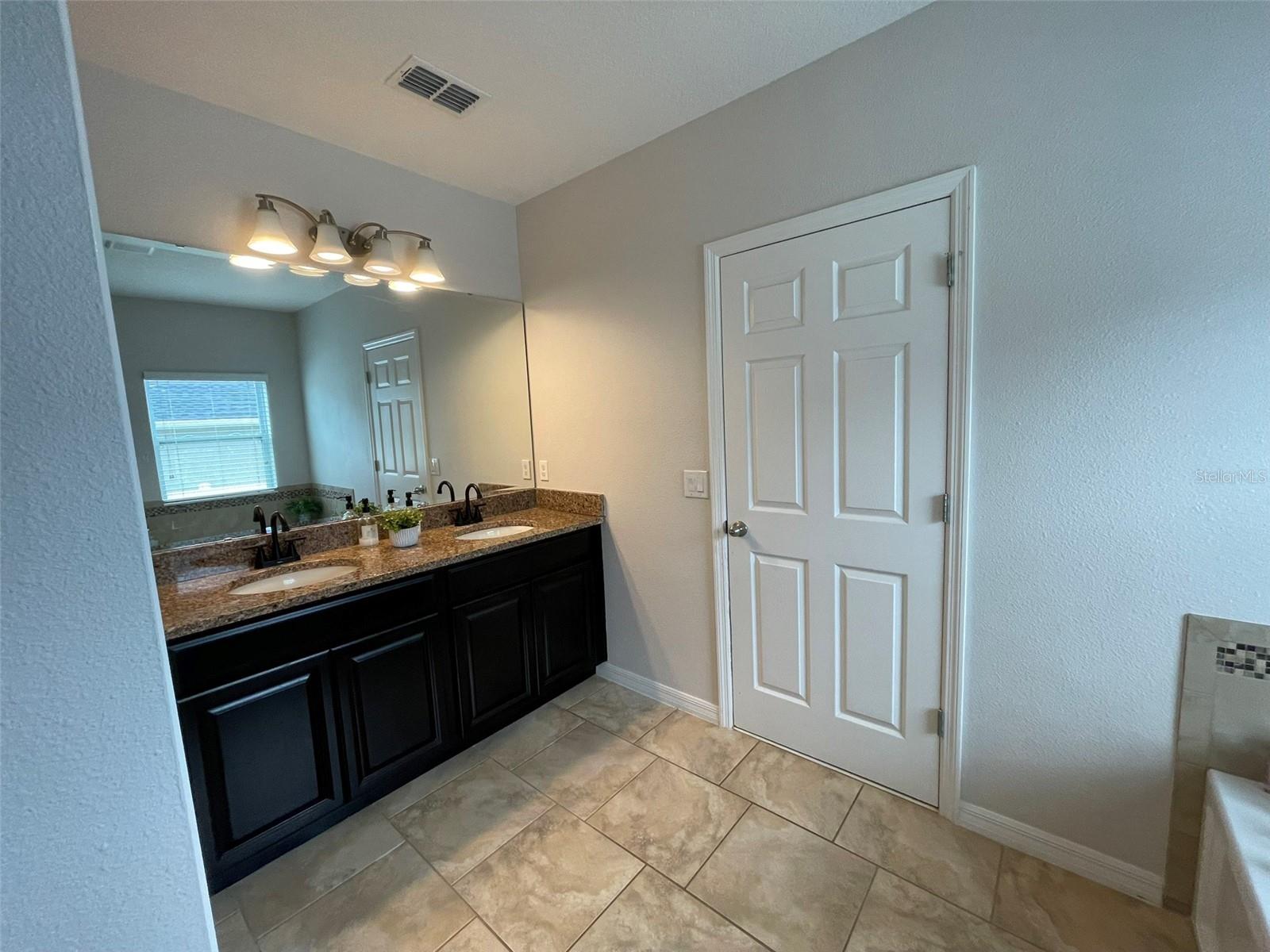 Image 26 of 34 For 9886 Lenox Street