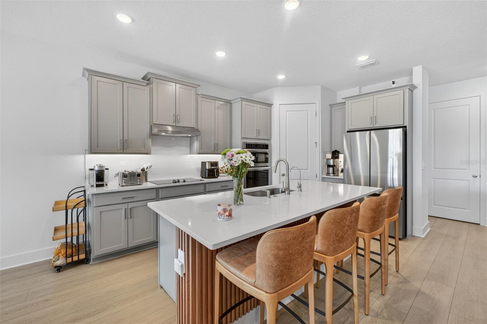 Listing photo id 14 for 9433 Emerald Berry Drive