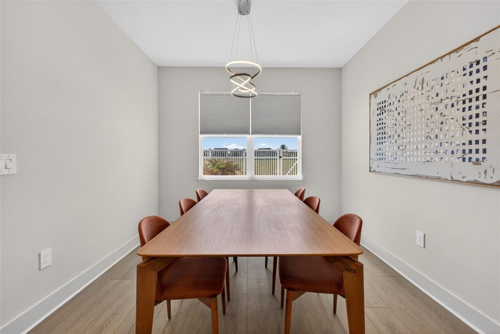 Listing photo id 19 for 9433 Emerald Berry Drive