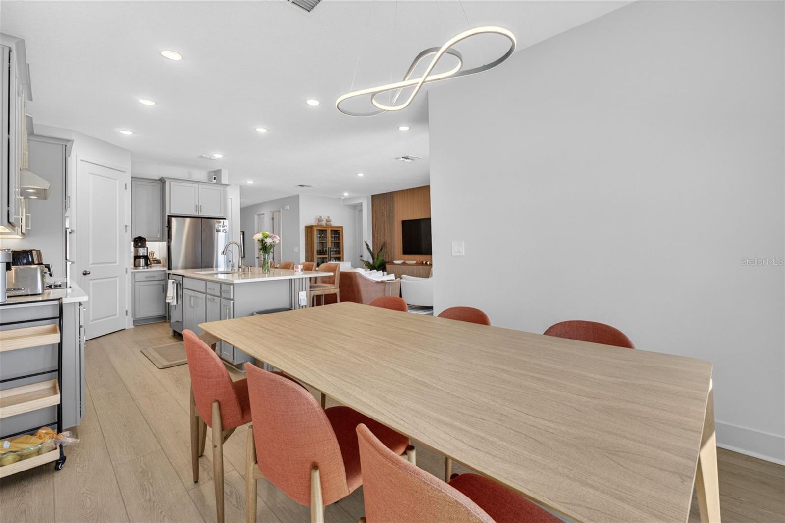 Listing photo id 21 for 9433 Emerald Berry Drive