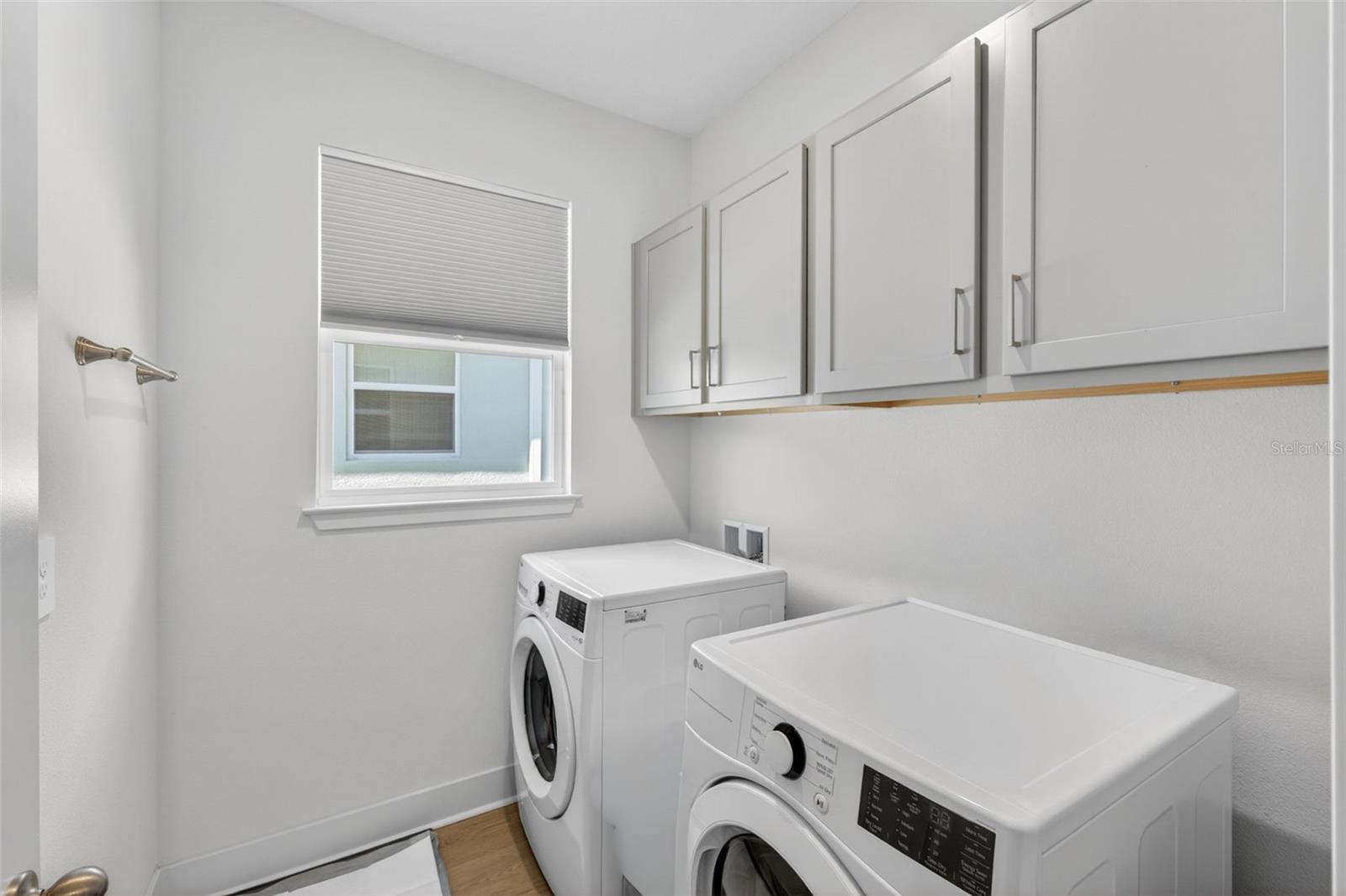 Listing photo id 26 for 9433 Emerald Berry Drive