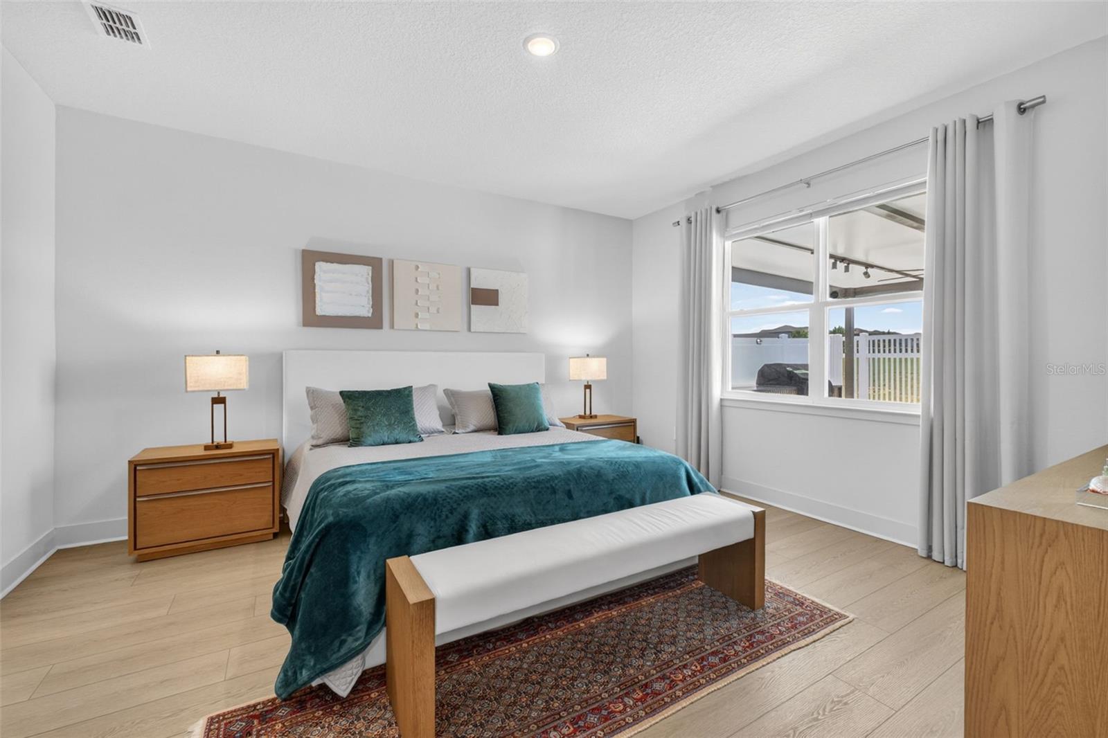 Listing photo id 27 for 9433 Emerald Berry Drive