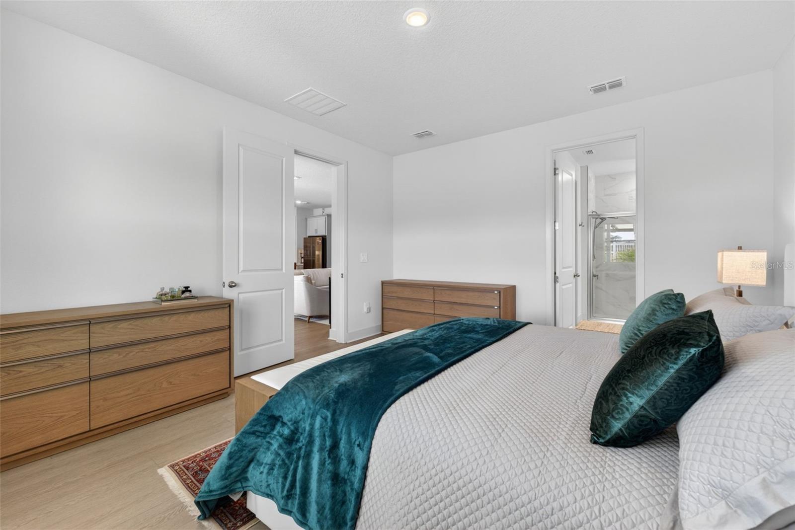 Listing photo id 29 for 9433 Emerald Berry Drive