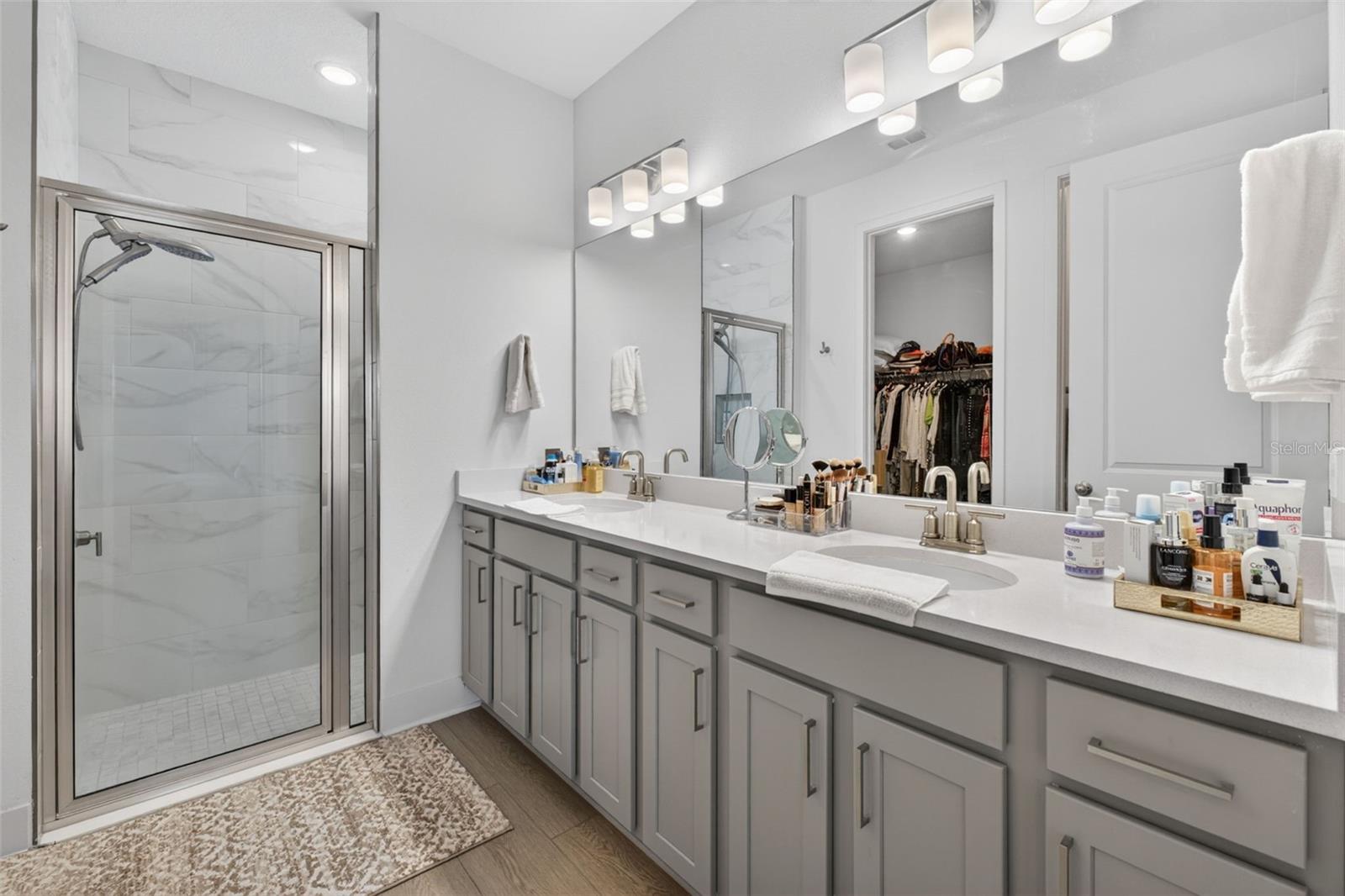 Listing photo id 32 for 9433 Emerald Berry Drive