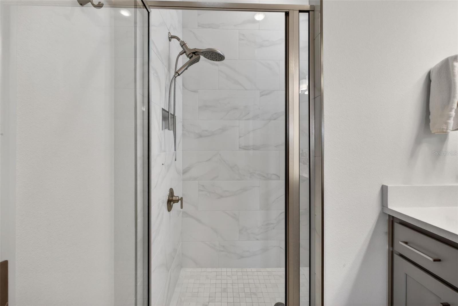 Listing photo id 33 for 9433 Emerald Berry Drive