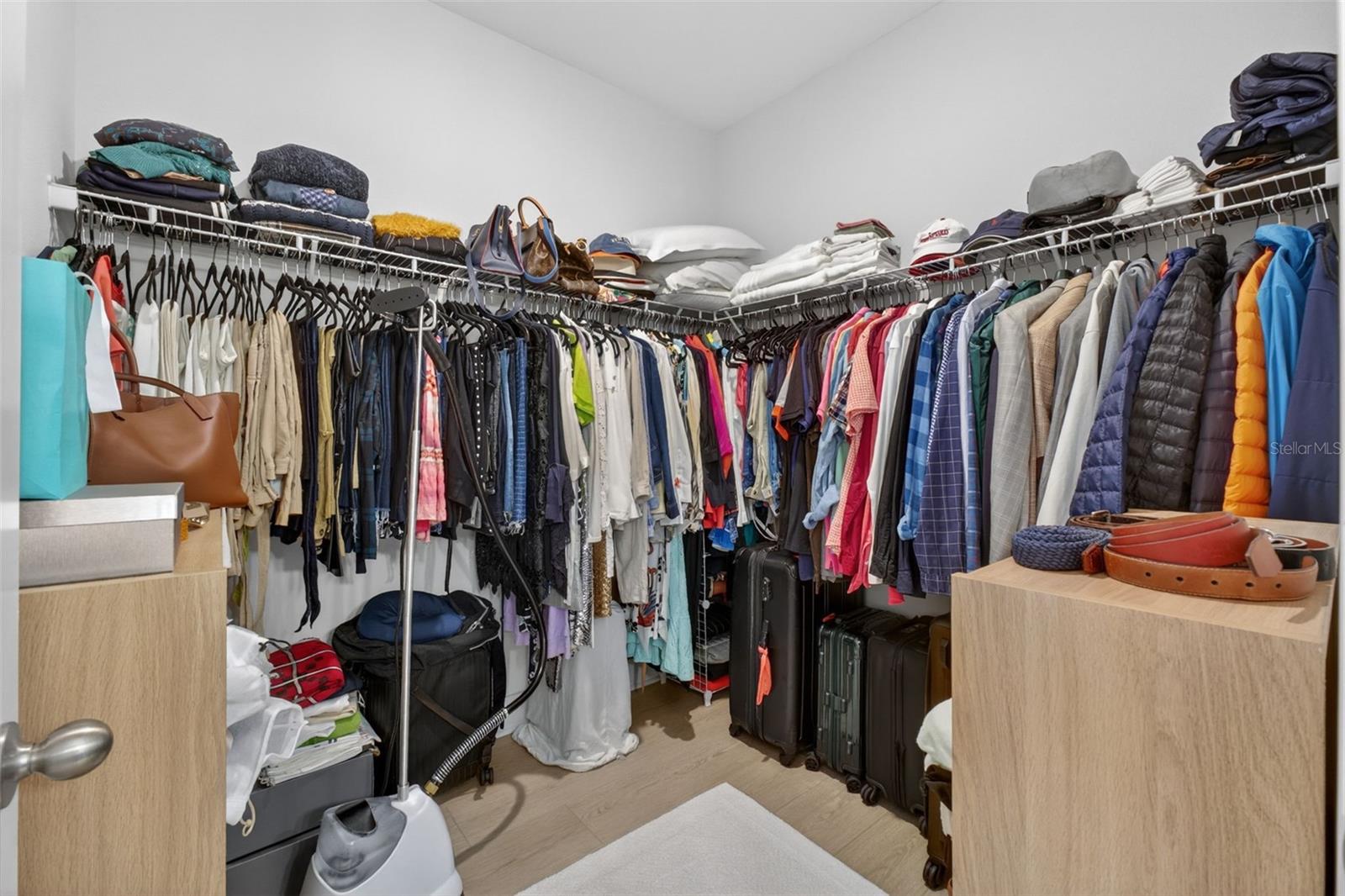 Listing photo id 35 for 9433 Emerald Berry Drive