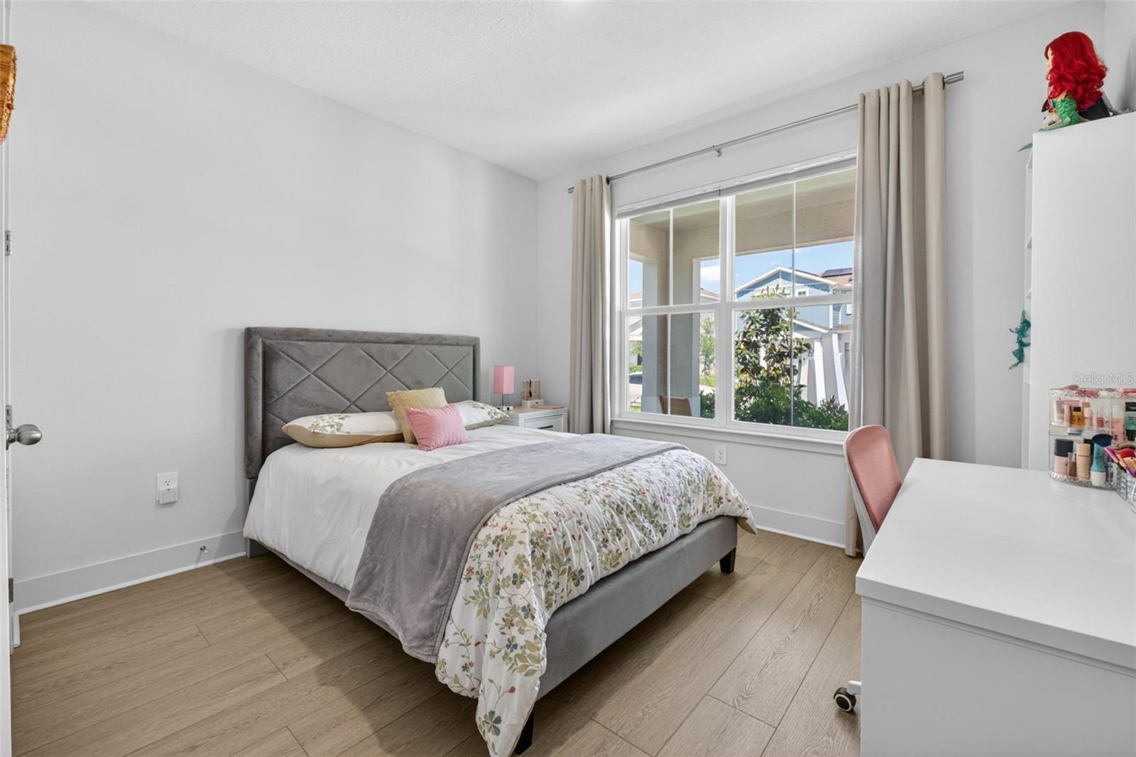 Listing photo id 36 for 9433 Emerald Berry Drive