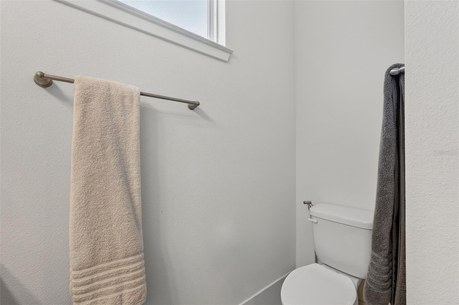 Listing photo id 41 for 9433 Emerald Berry Drive