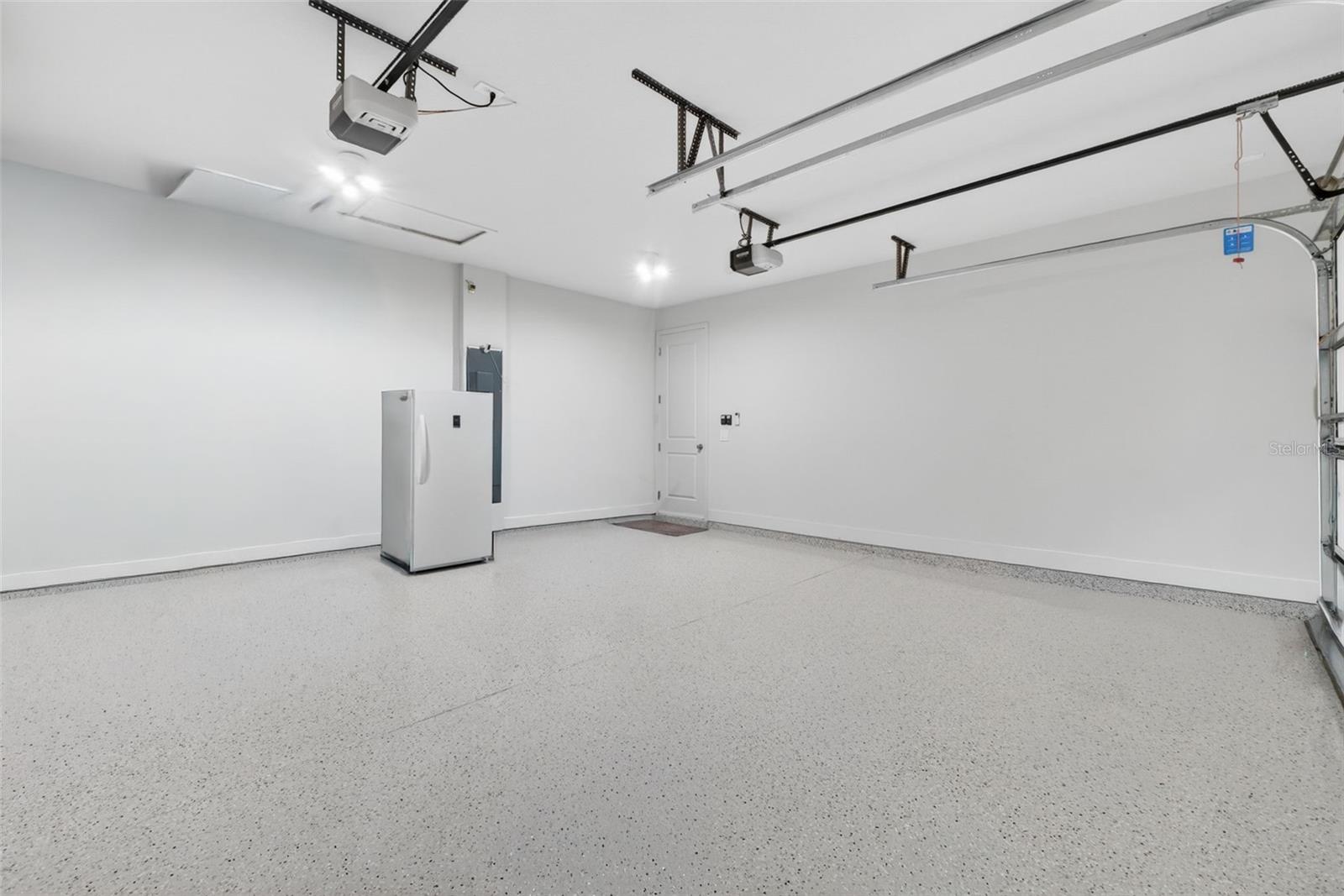 Listing photo id 47 for 9433 Emerald Berry Drive