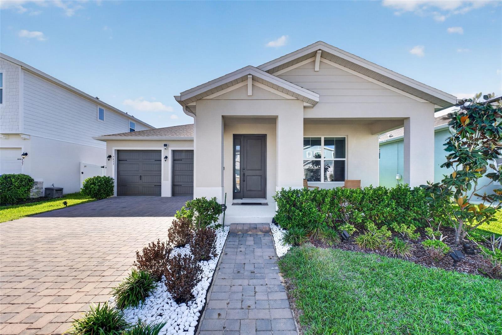 Listing photo id 3 for 9433 Emerald Berry Drive