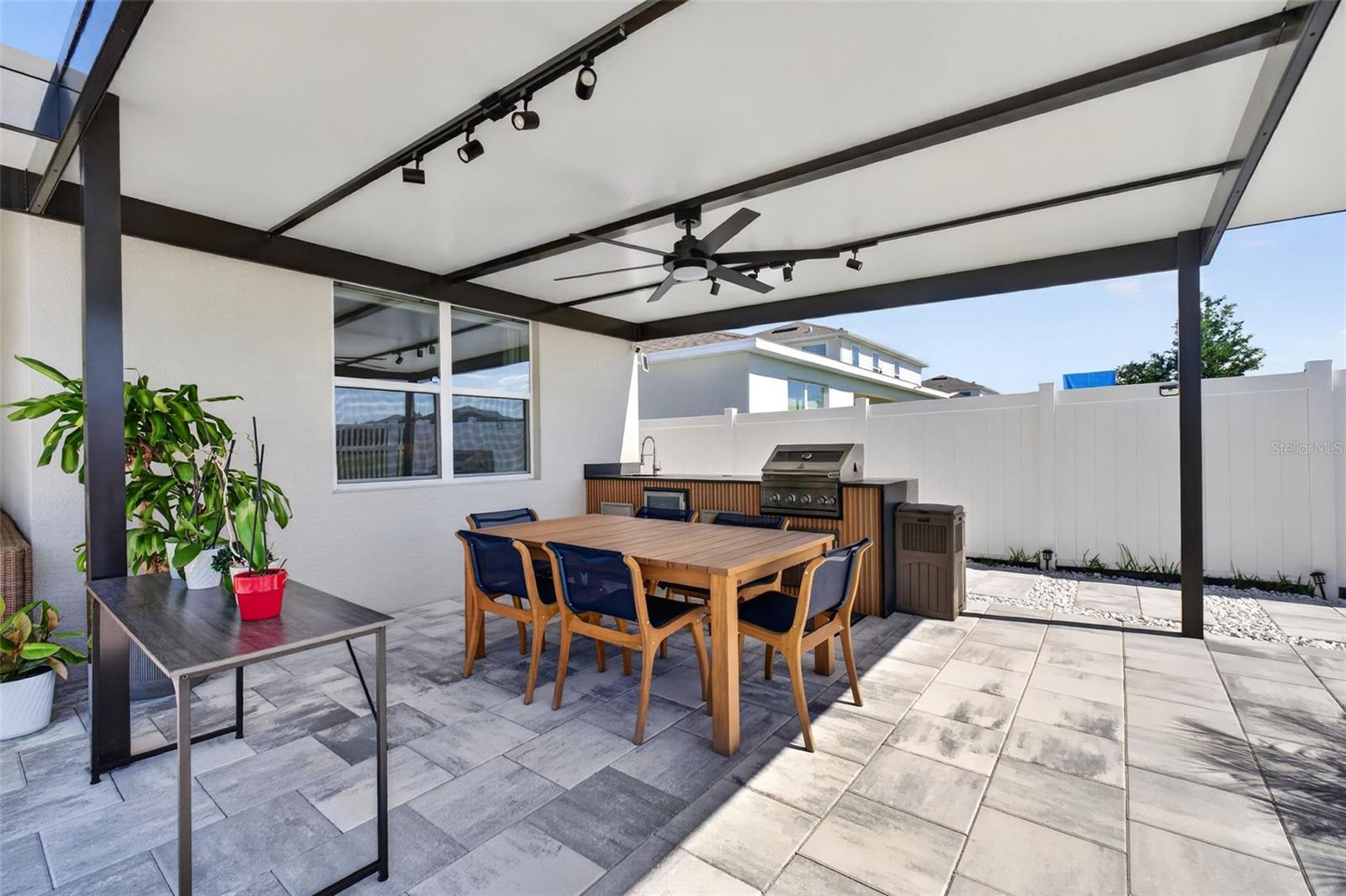 Listing photo id 55 for 9433 Emerald Berry Drive