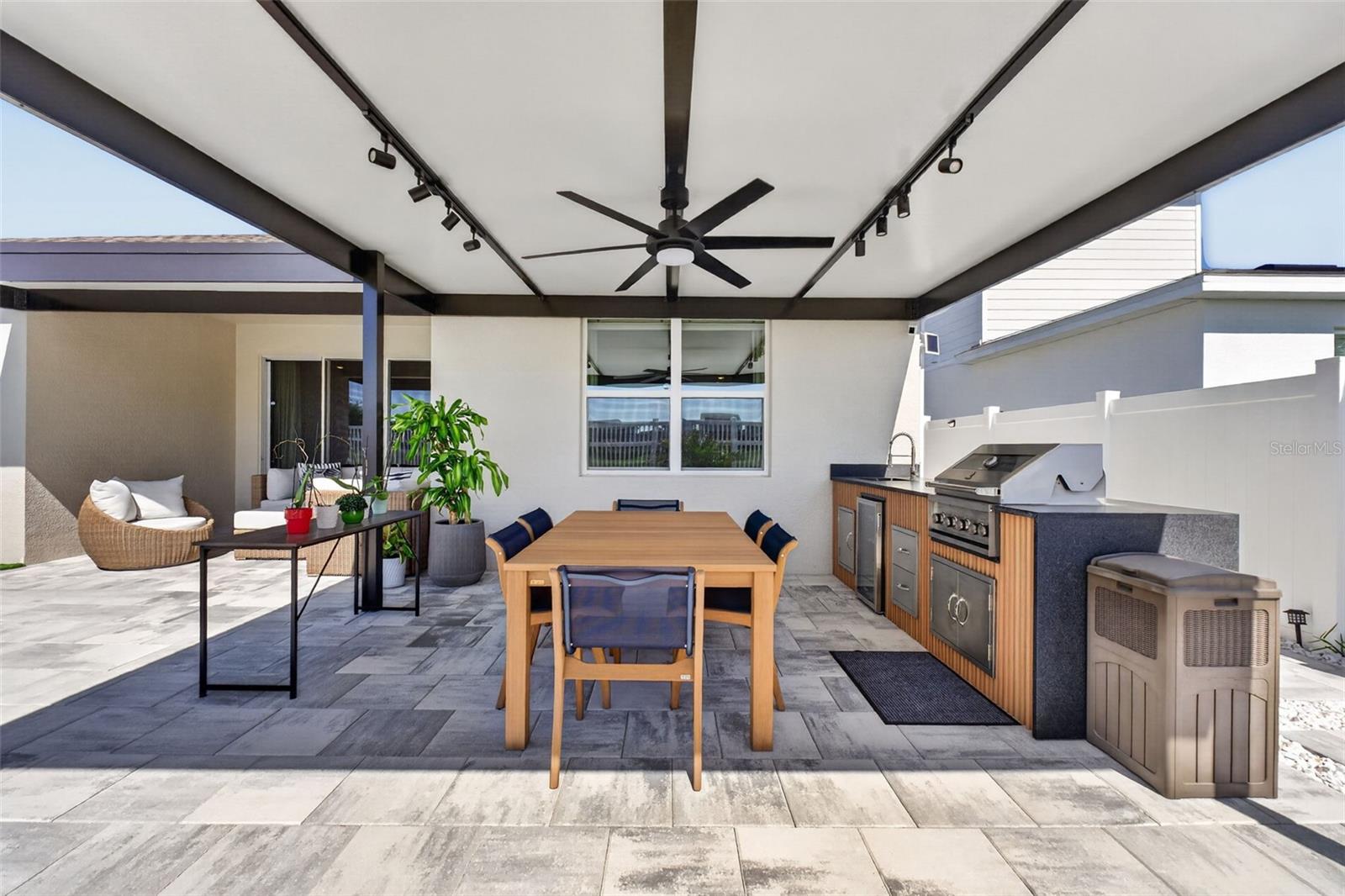 Listing photo id 56 for 9433 Emerald Berry Drive