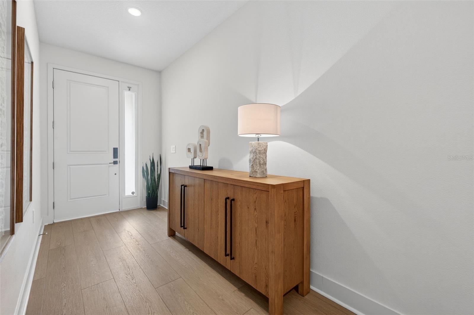 Listing photo id 5 for 9433 Emerald Berry Drive