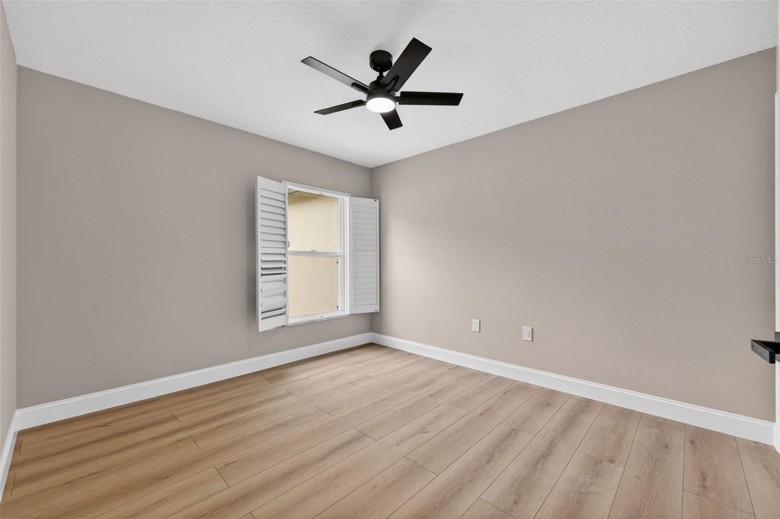 Image 14 of 35 For 14818 Heronglen Drive