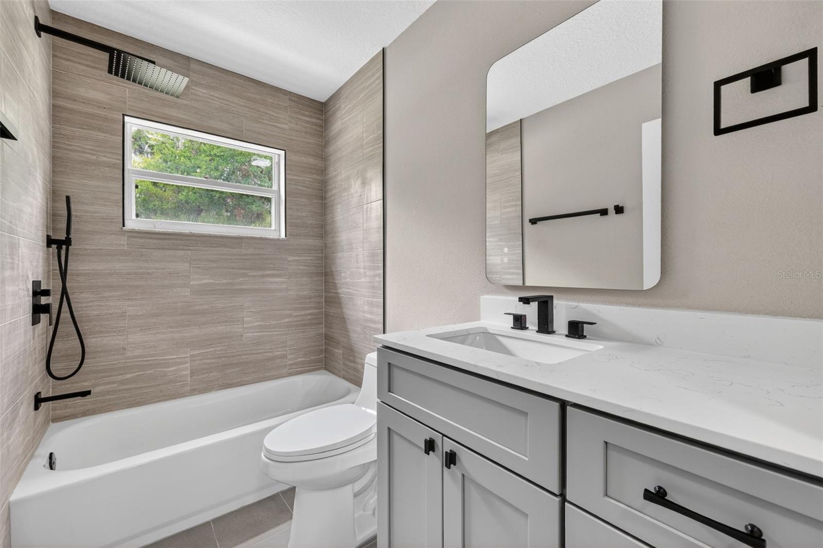 Image 21 of 35 For 14818 Heronglen Drive