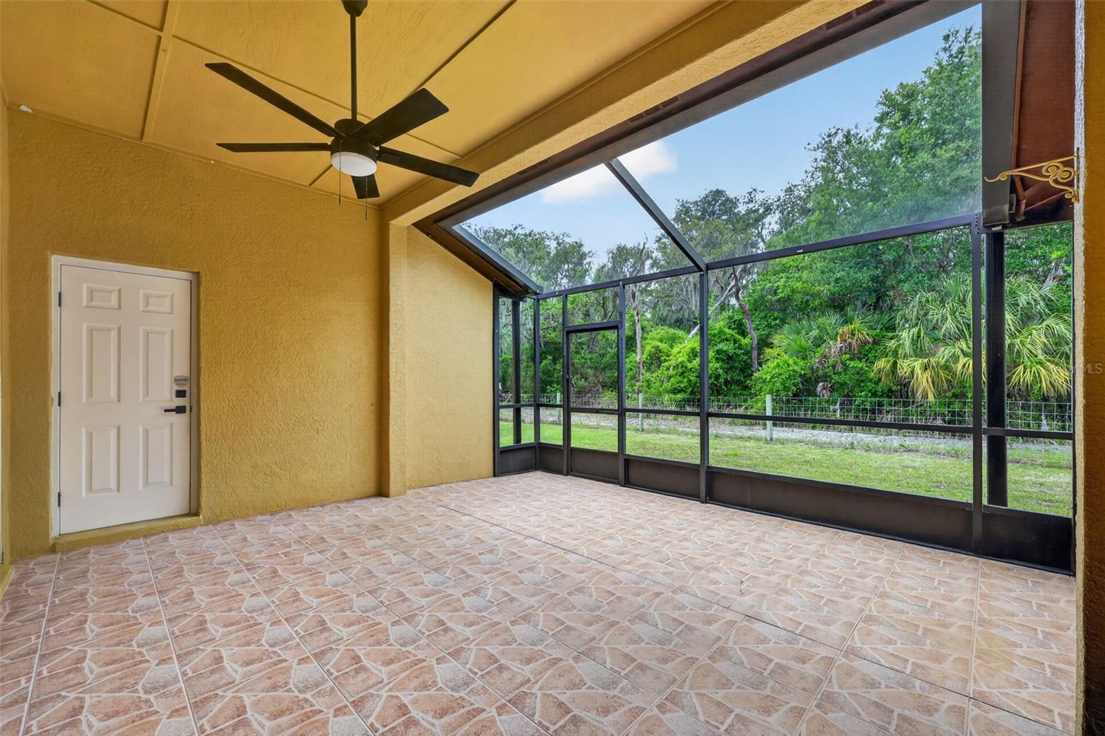 Image 22 of 35 For 14818 Heronglen Drive