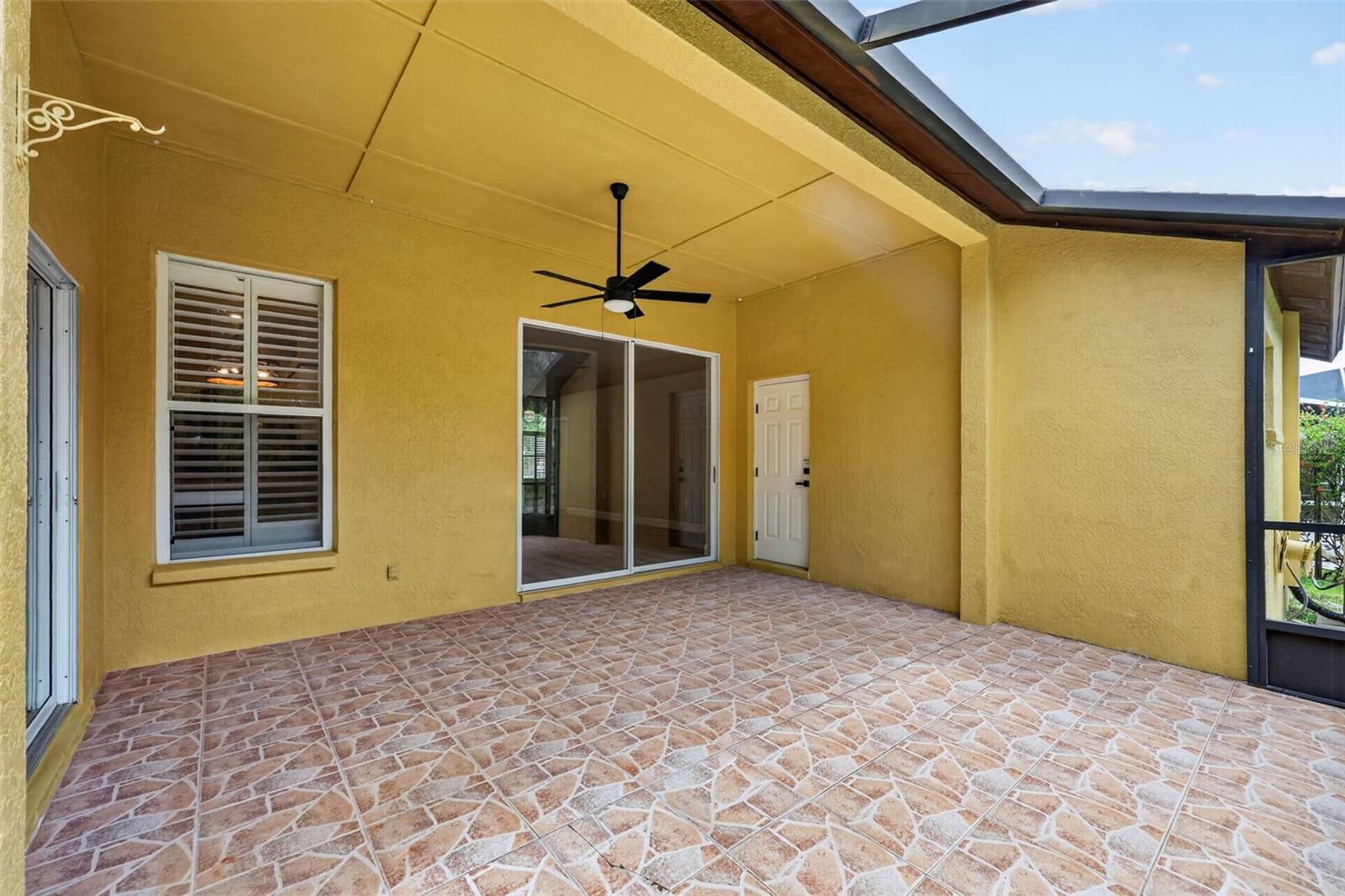 Image 23 of 35 For 14818 Heronglen Drive