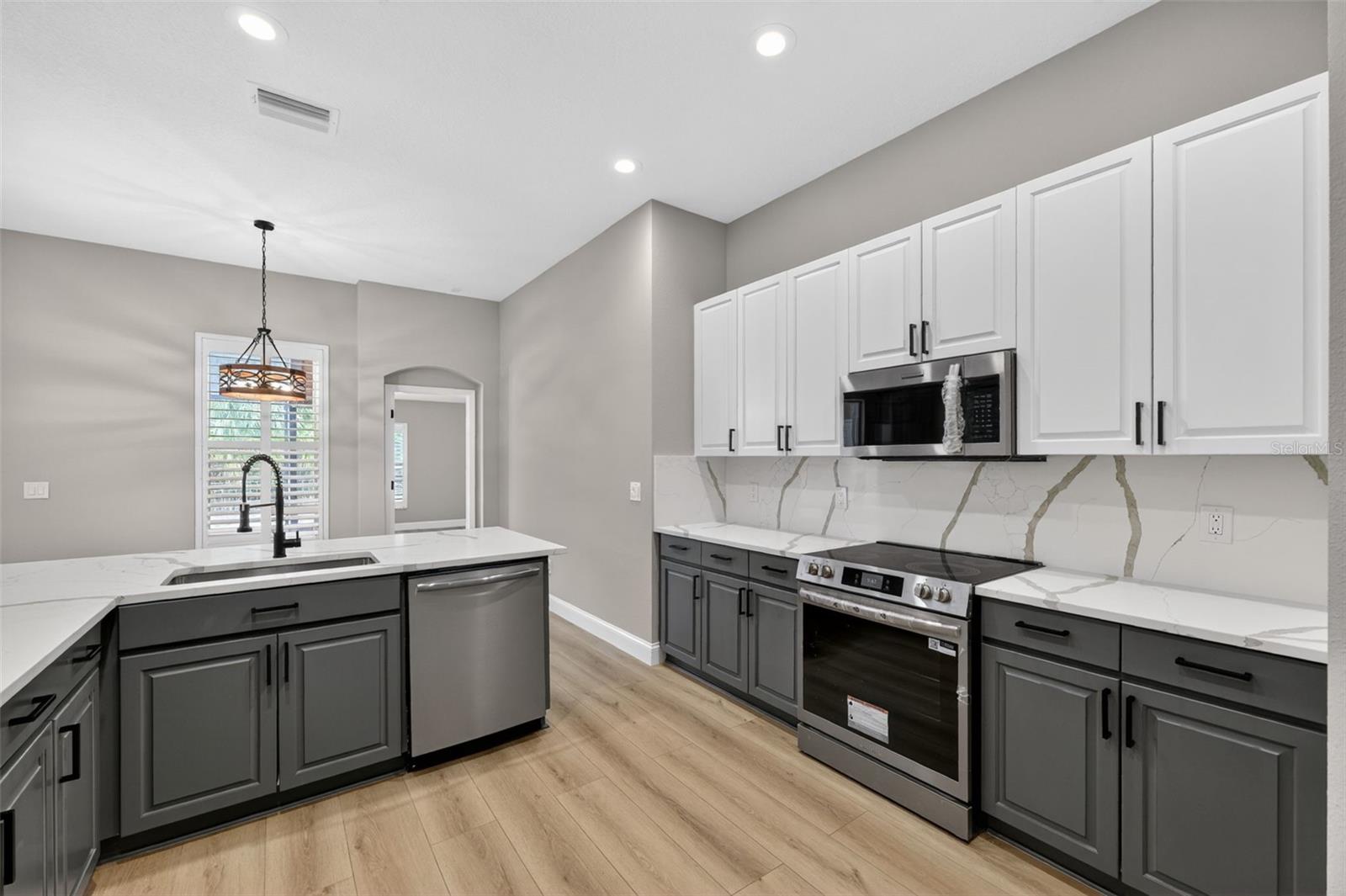 Image 4 of 35 For 14818 Heronglen Drive