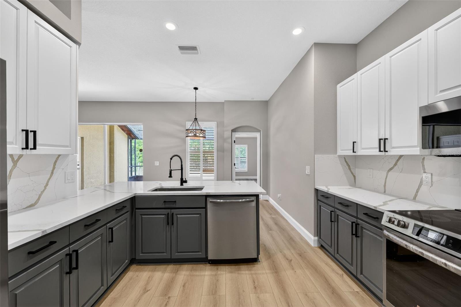 Image 5 of 35 For 14818 Heronglen Drive