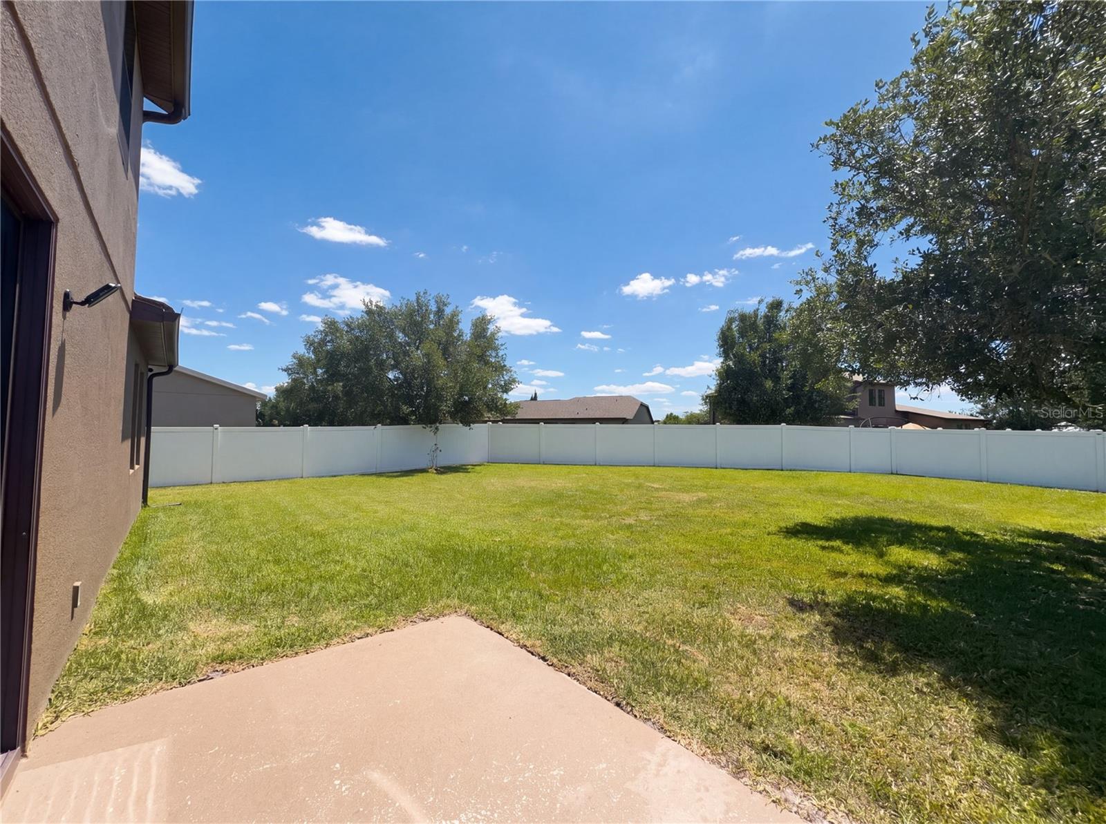 Image 12 of 23 For 4644 Doral Park Avenue