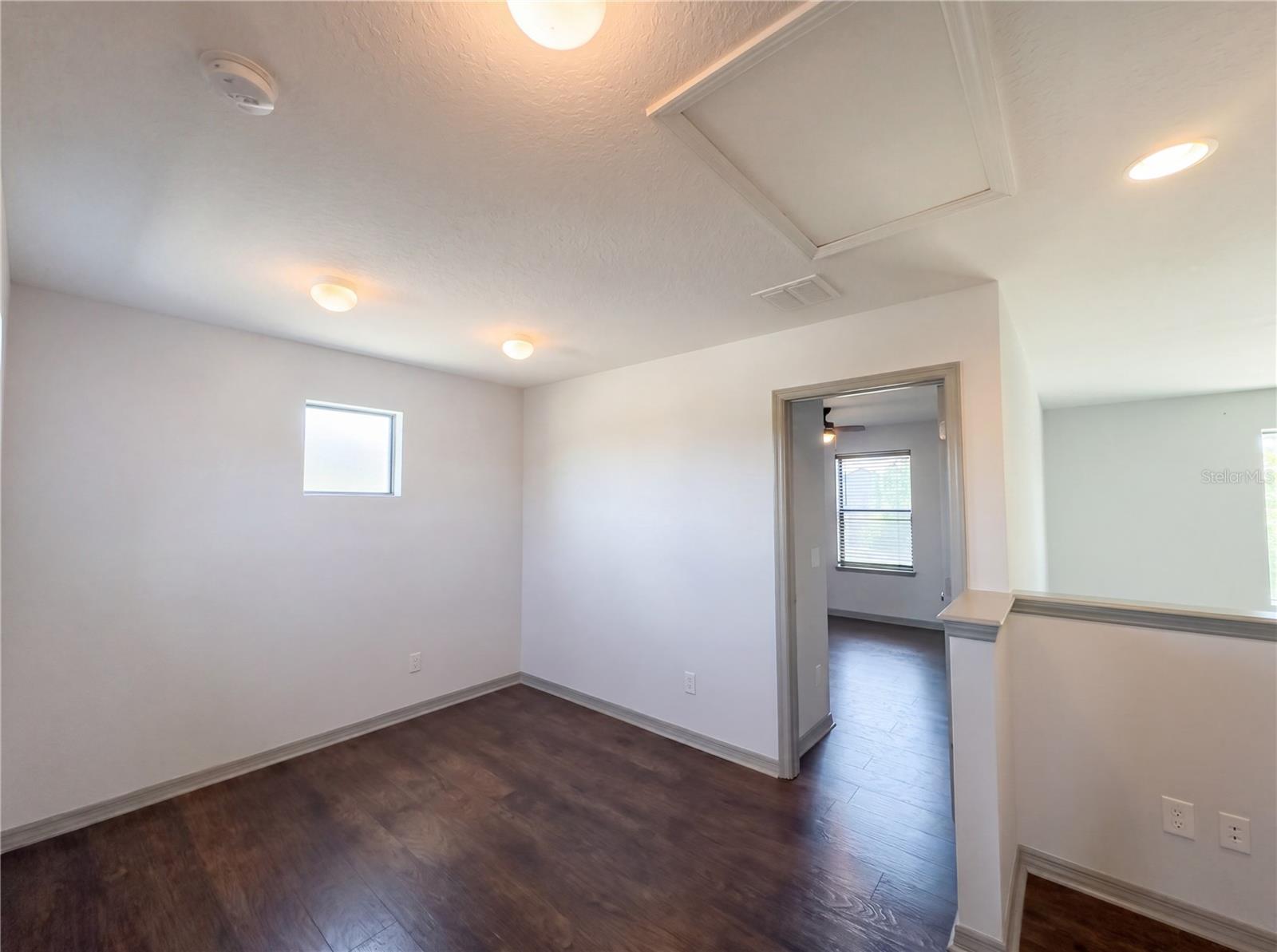 Image 17 of 23 For 4644 Doral Park Avenue