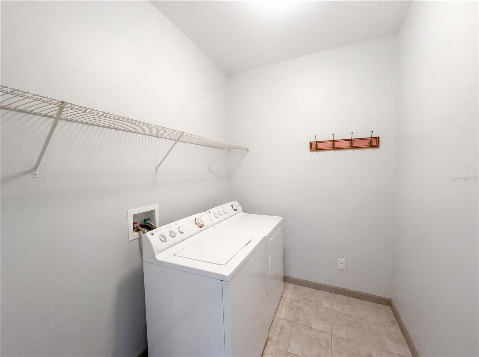 Image 18 of 23 For 4644 Doral Park Avenue