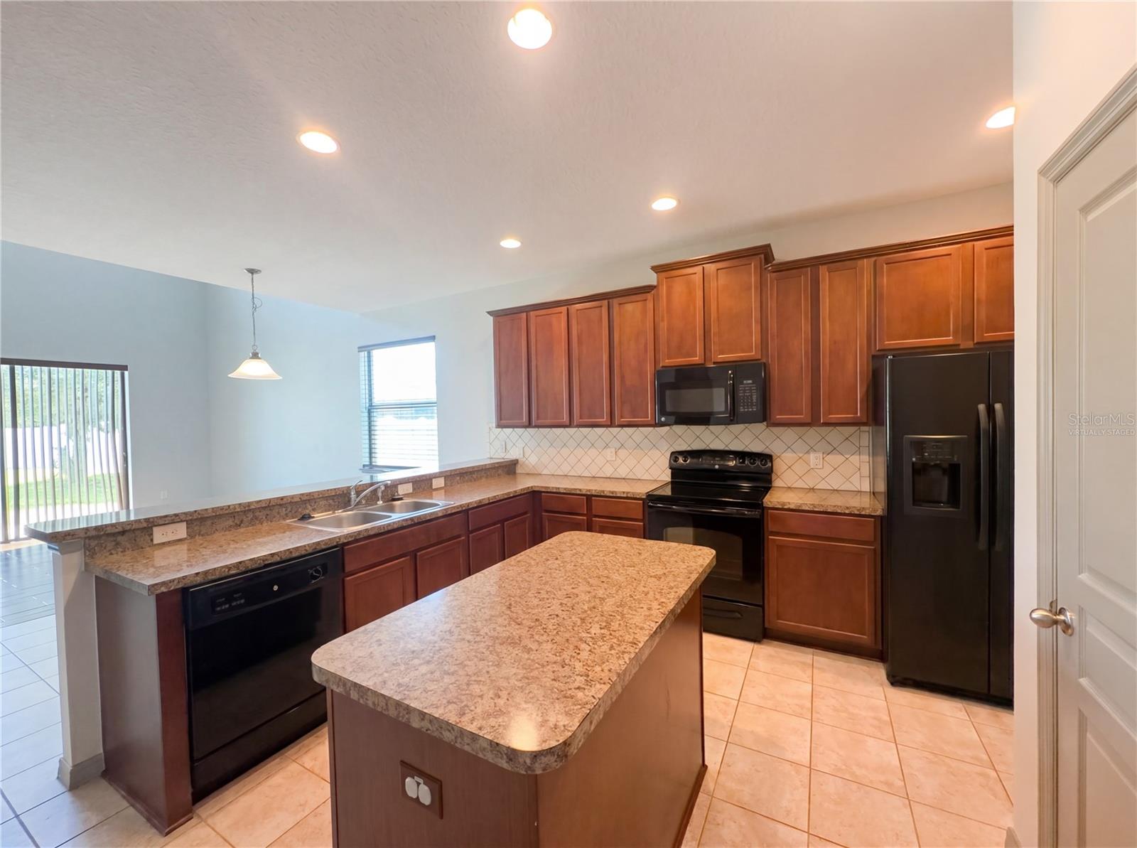 Image 2 of 23 For 4644 Doral Park Avenue
