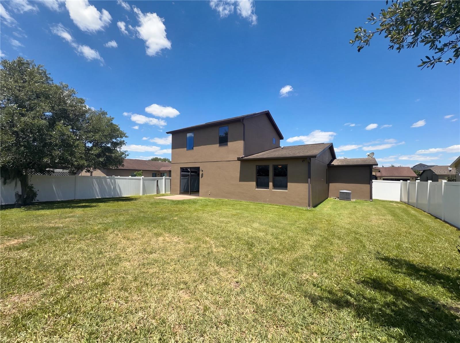Image 5 of 23 For 4644 Doral Park Avenue