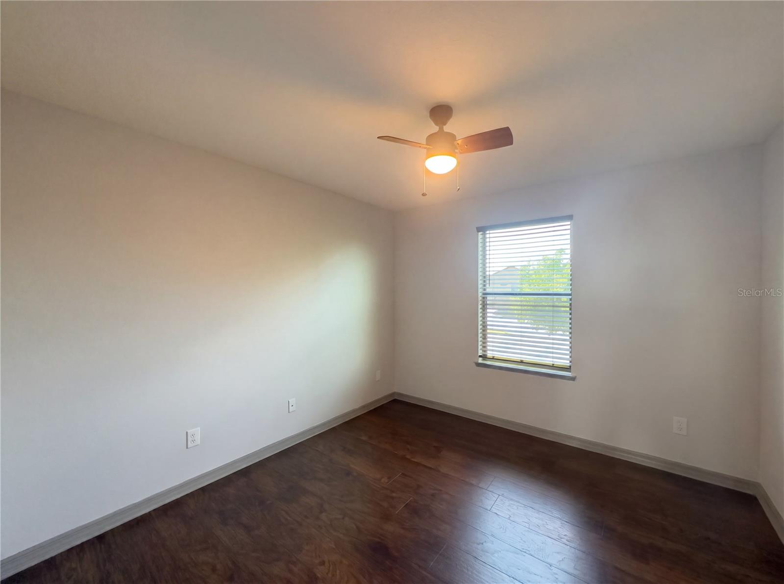 Image 7 of 23 For 4644 Doral Park Avenue