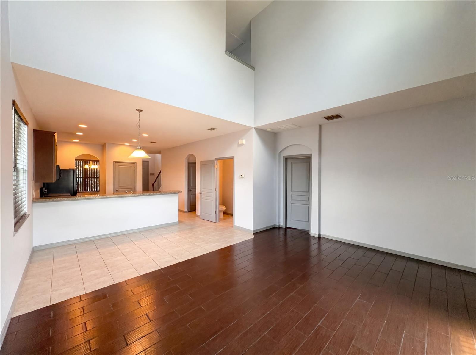 Image 9 of 23 For 4644 Doral Park Avenue