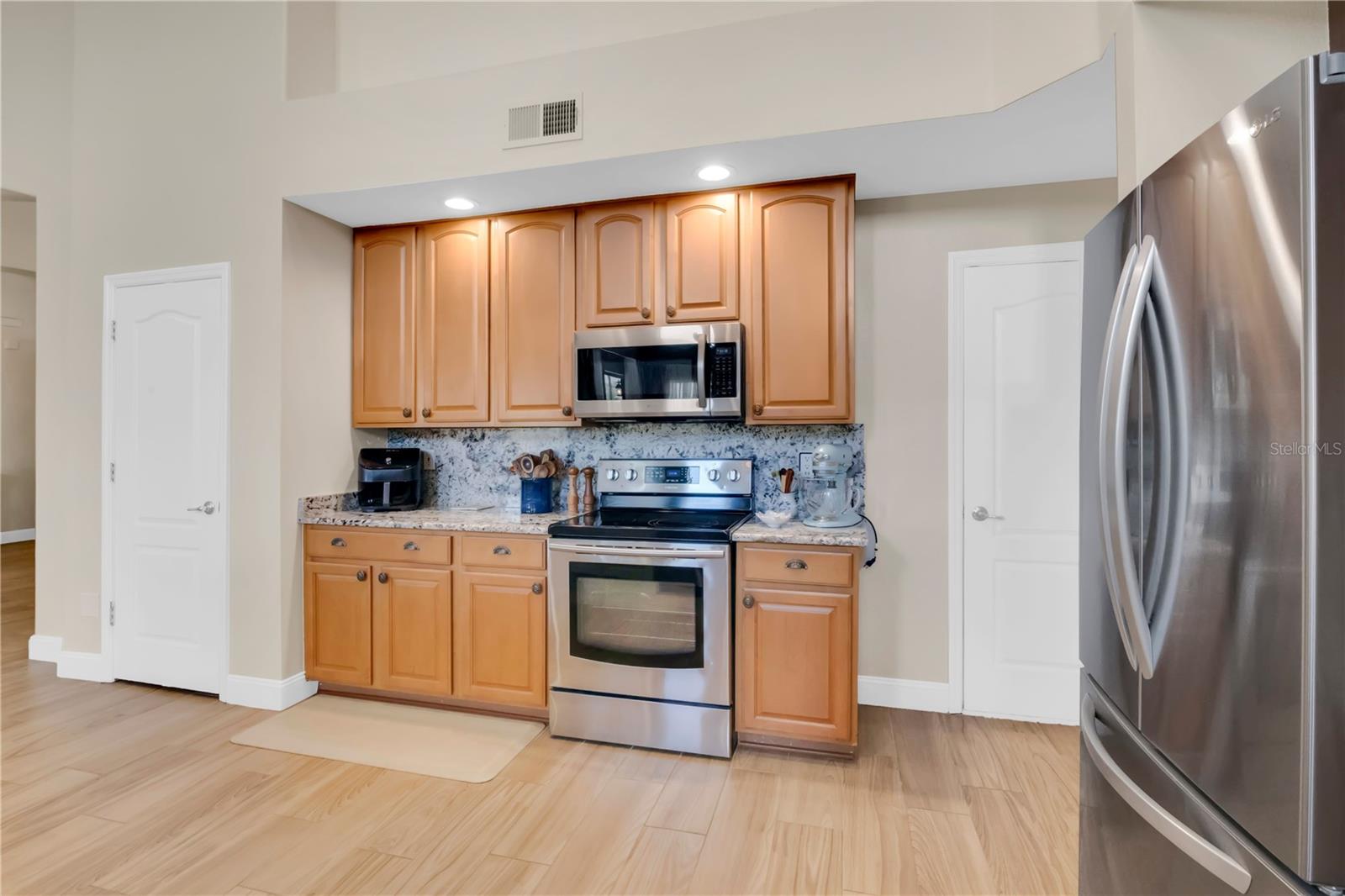 Image 12 of 58 For 9639 Westover Club Circle