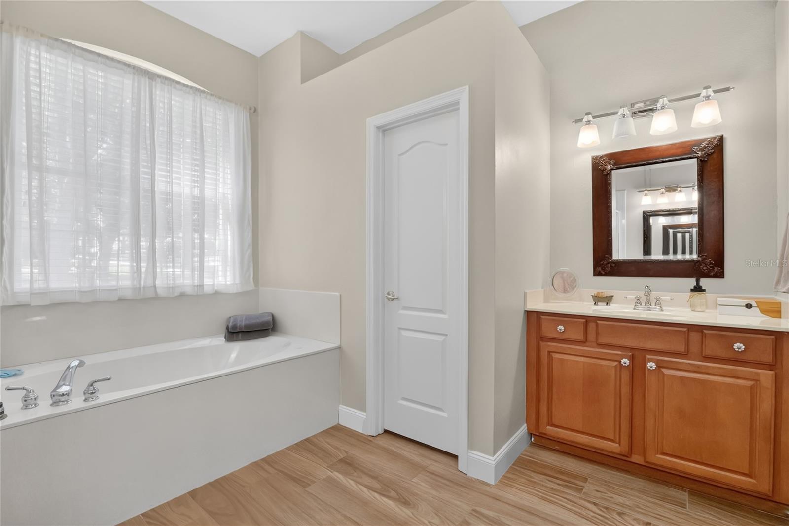 Image 22 of 58 For 9639 Westover Club Circle