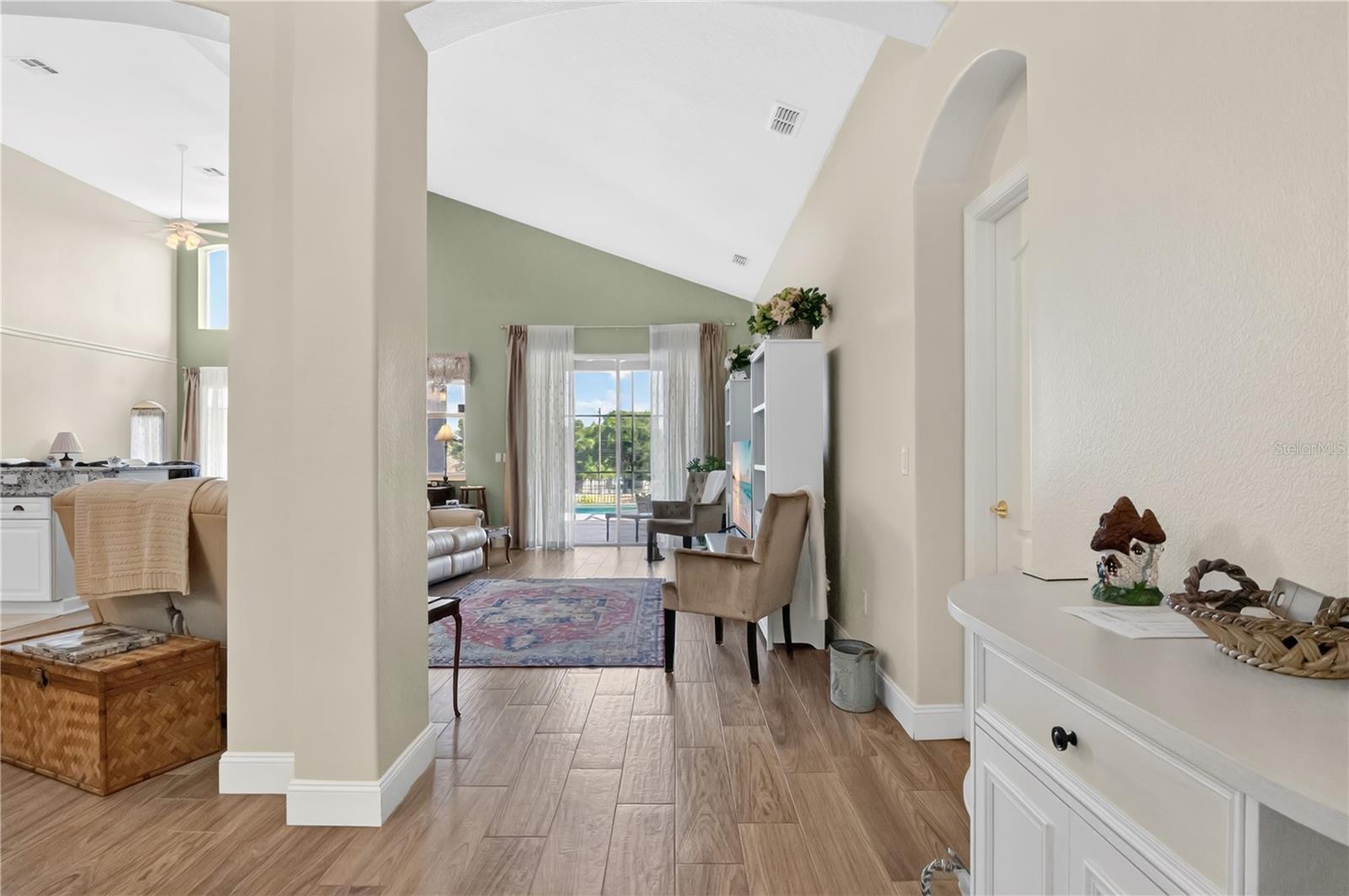 Image 4 of 58 For 9639 Westover Club Circle