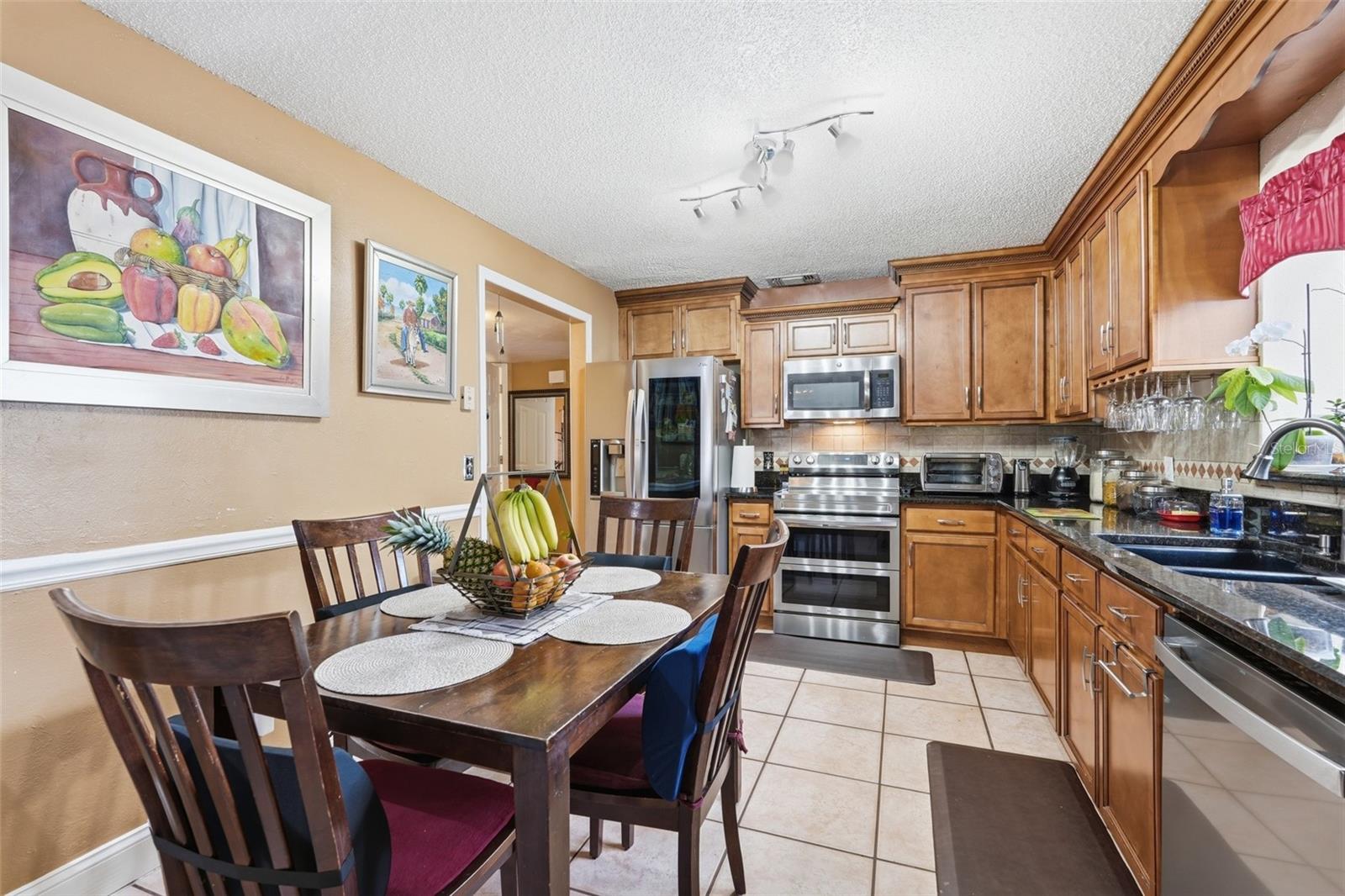 Image 11 of 36 For 2207 Whispering Maple Drive