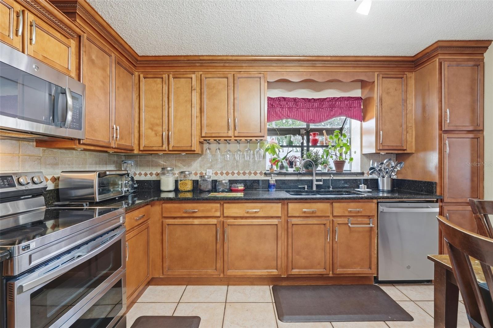 Image 12 of 36 For 2207 Whispering Maple Drive