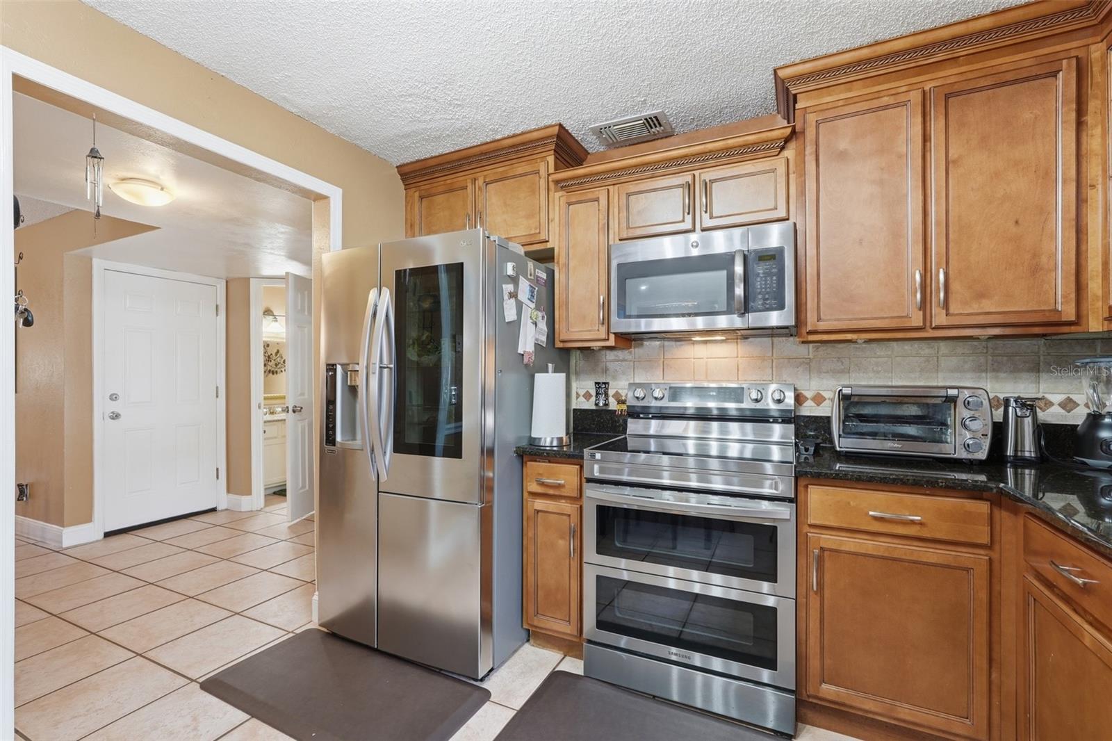 Image 13 of 36 For 2207 Whispering Maple Drive