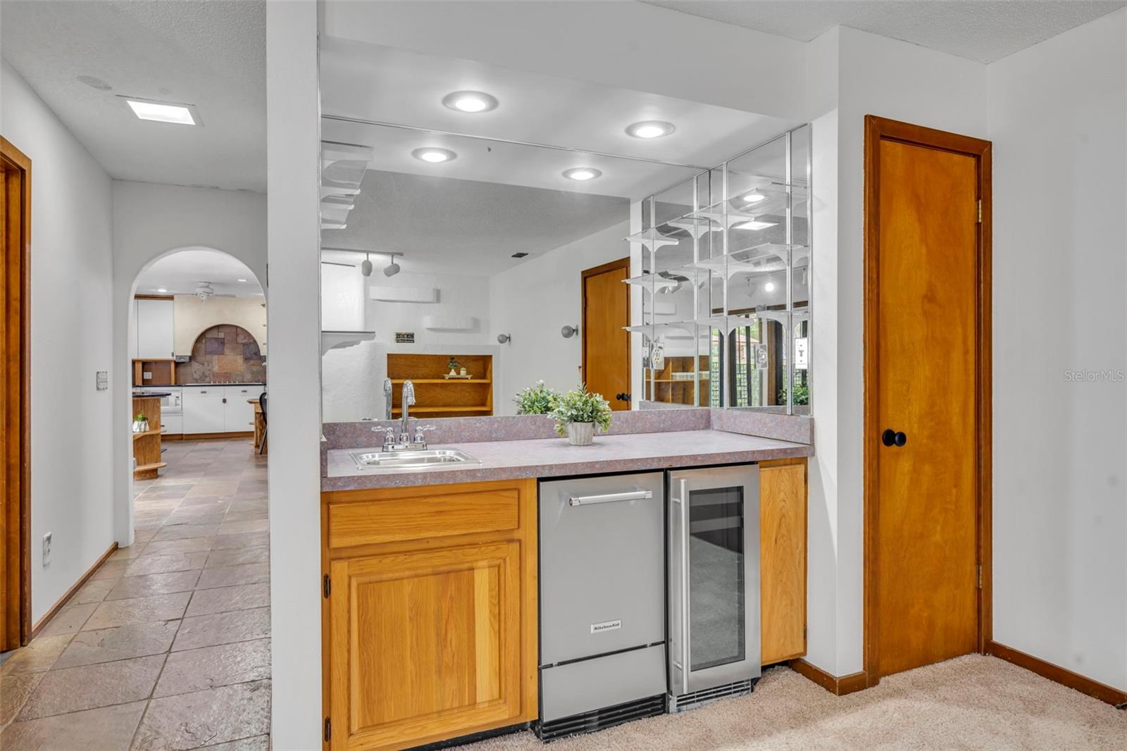 Image 11 of 53 For 1001 Versailles Court