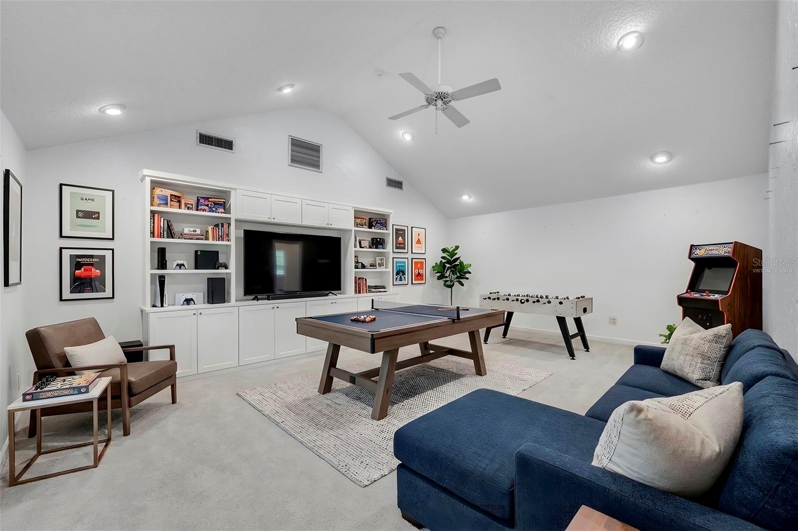 Image 13 of 53 For 1001 Versailles Court