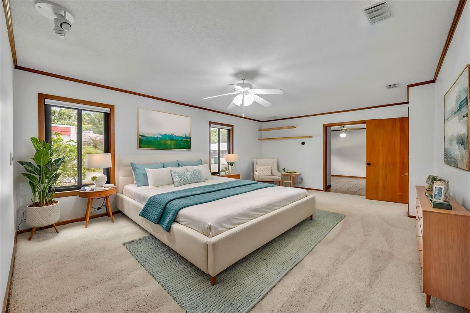 Image 16 of 53 For 1001 Versailles Court