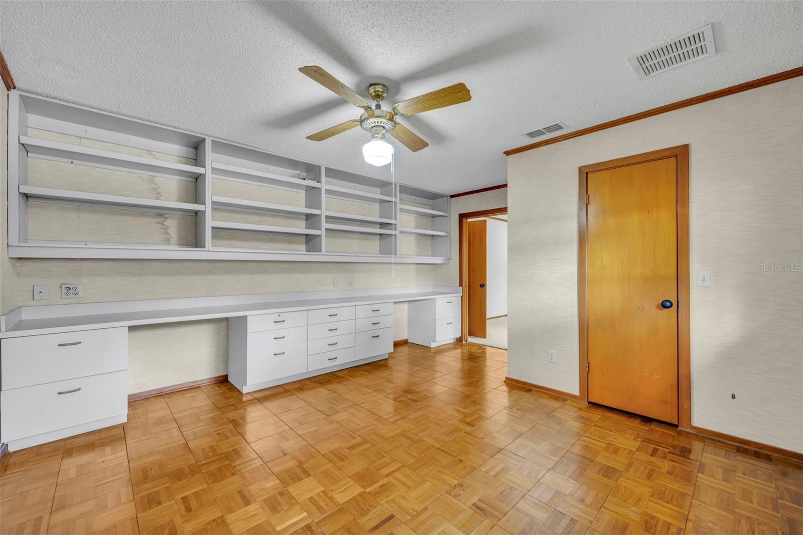 Image 20 of 53 For 1001 Versailles Court